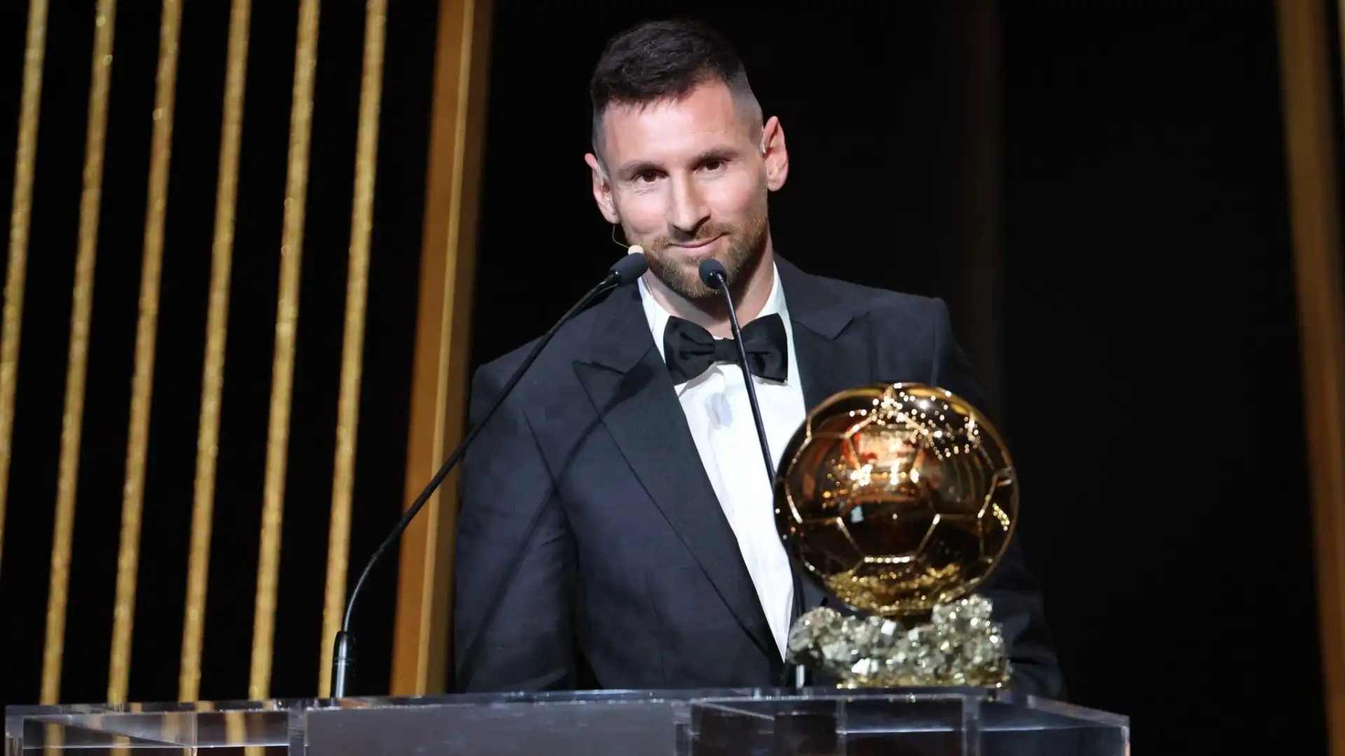Lionel Messi è stato premiato lunedì sera con l'ottavo Pallone d'Oro della sua carriera