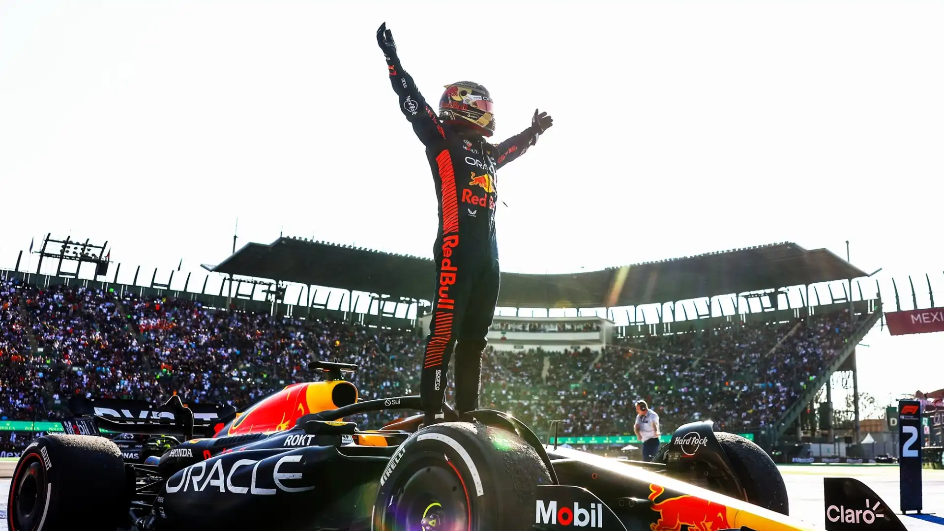 Max Verstappen ha vinto finora 16 Gran Premi in questa stagione, su 19 gare disputate