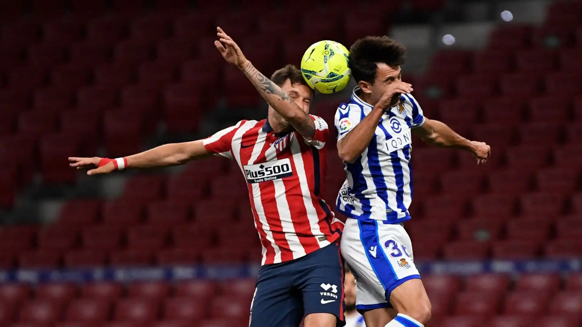 Il calciatore è un centrocampista difensivo di proprietà della Real Sociedad