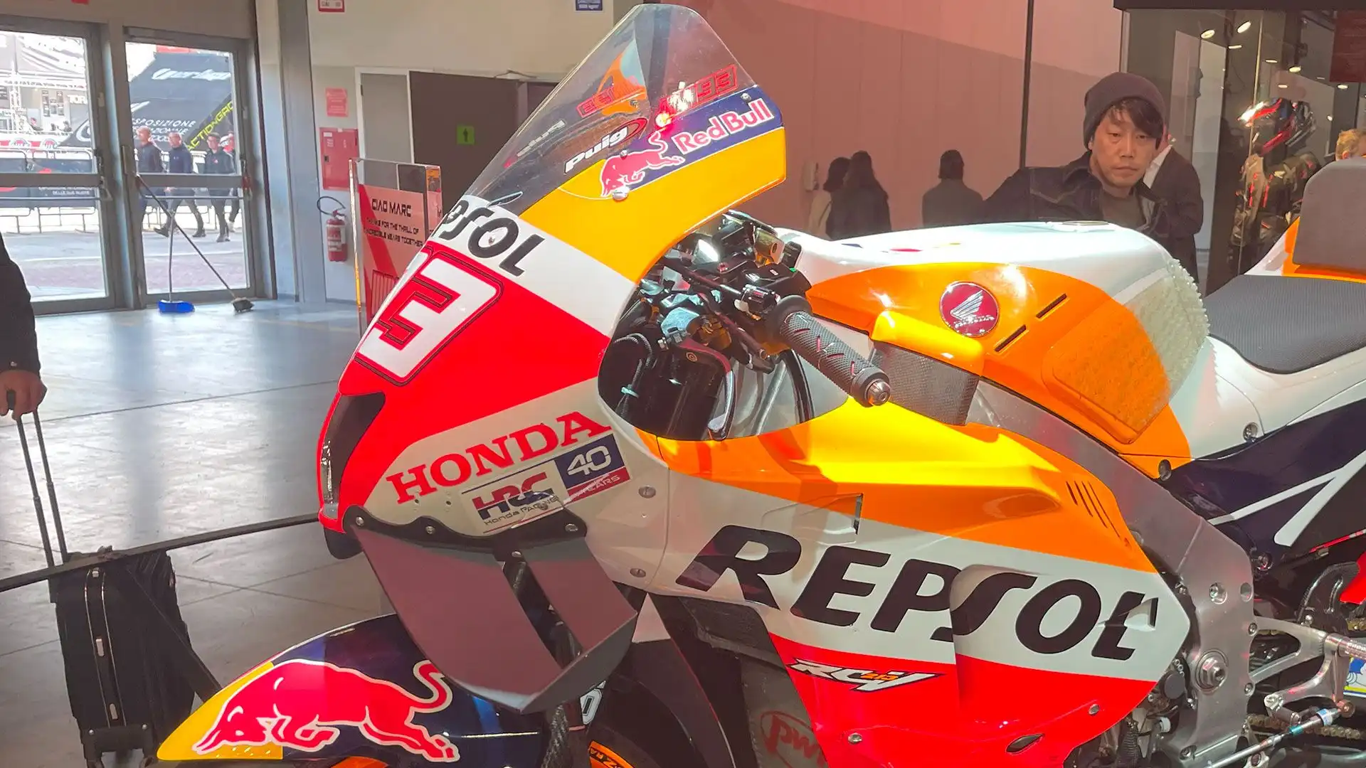 Una delle moto più vincenti della storia del Motomondiale è sbarcata a Milano, al padiglione della Honda