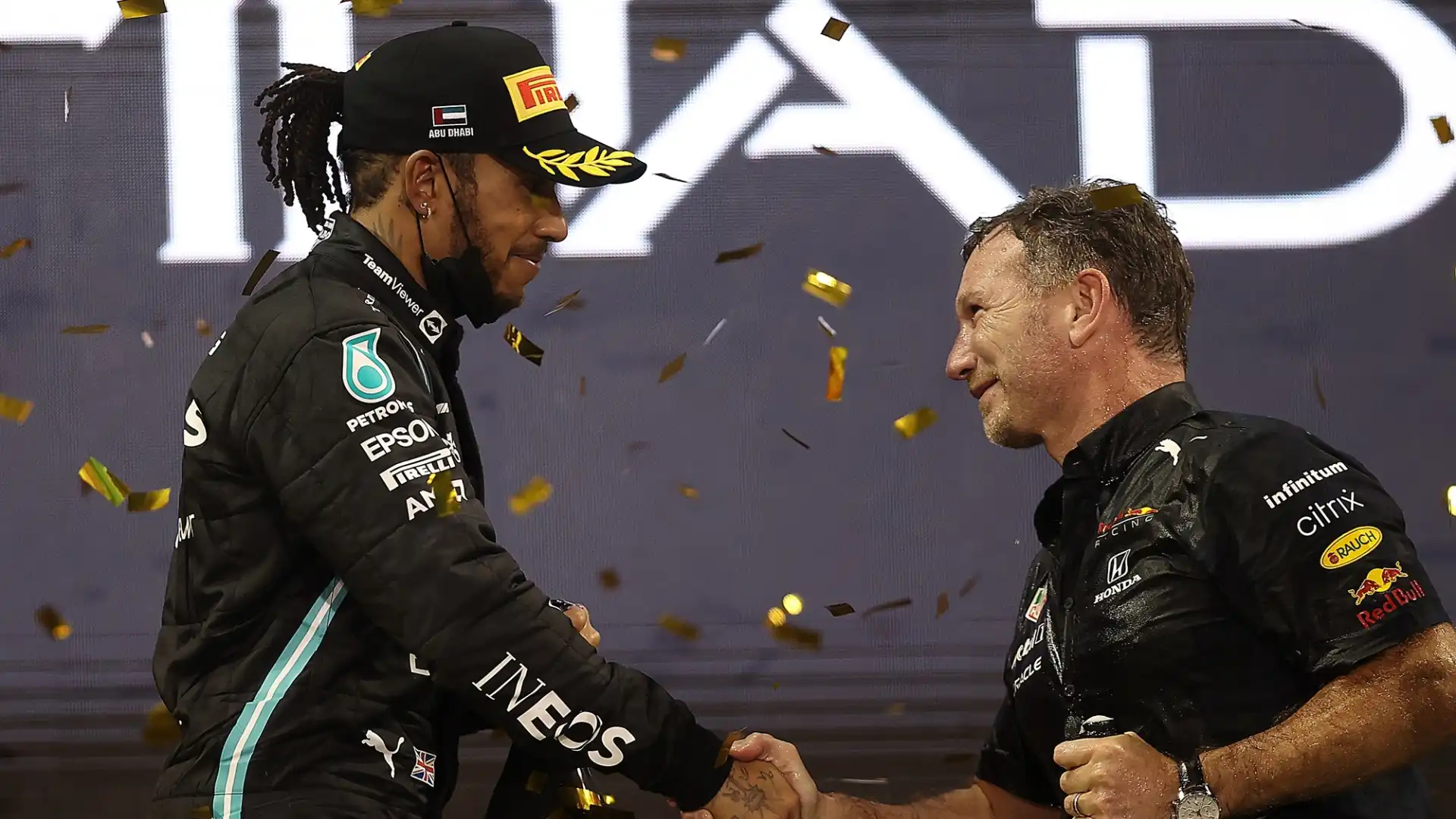 Il team principal della Red Bull Christian Horner ha replicato duramente a Lewis Hamilton in una intervista al podcast "Eff Won with DRS"