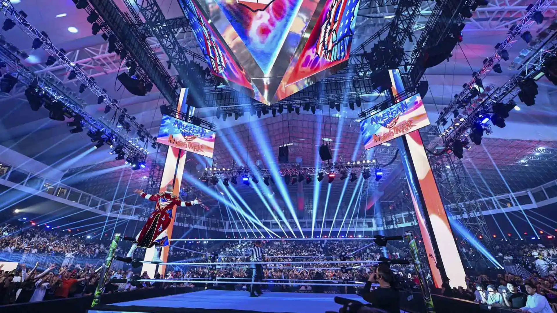 Il Rolling Thunder è una mossa tipica del panorama della lucha libre messicana, ma resa celebre negli Stati Uniti da Rob Van Dam.