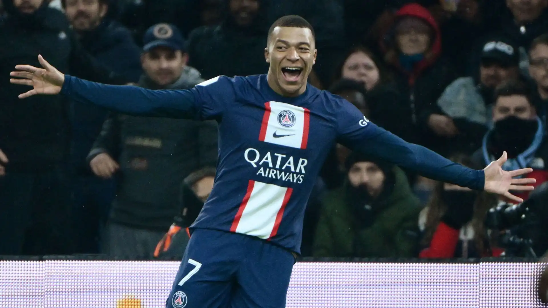 Il più grande ostacolo resta il contratto di Mbappé, che a Parigi guadagna oltre 80 milioni all'anno