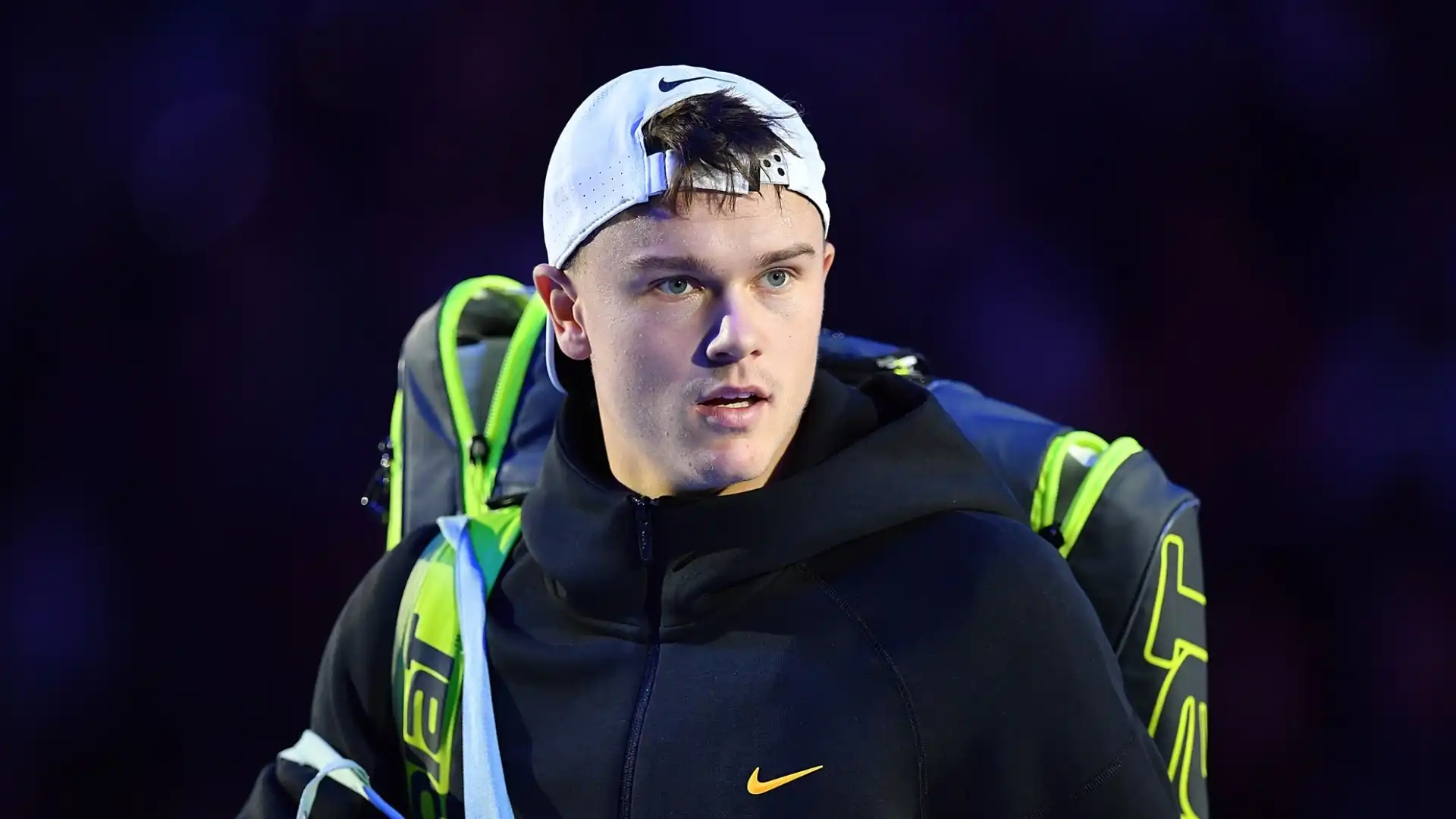 Il tennista danese, 20 anni, sta attraversando il periodo più difficile della sua breve carriera
