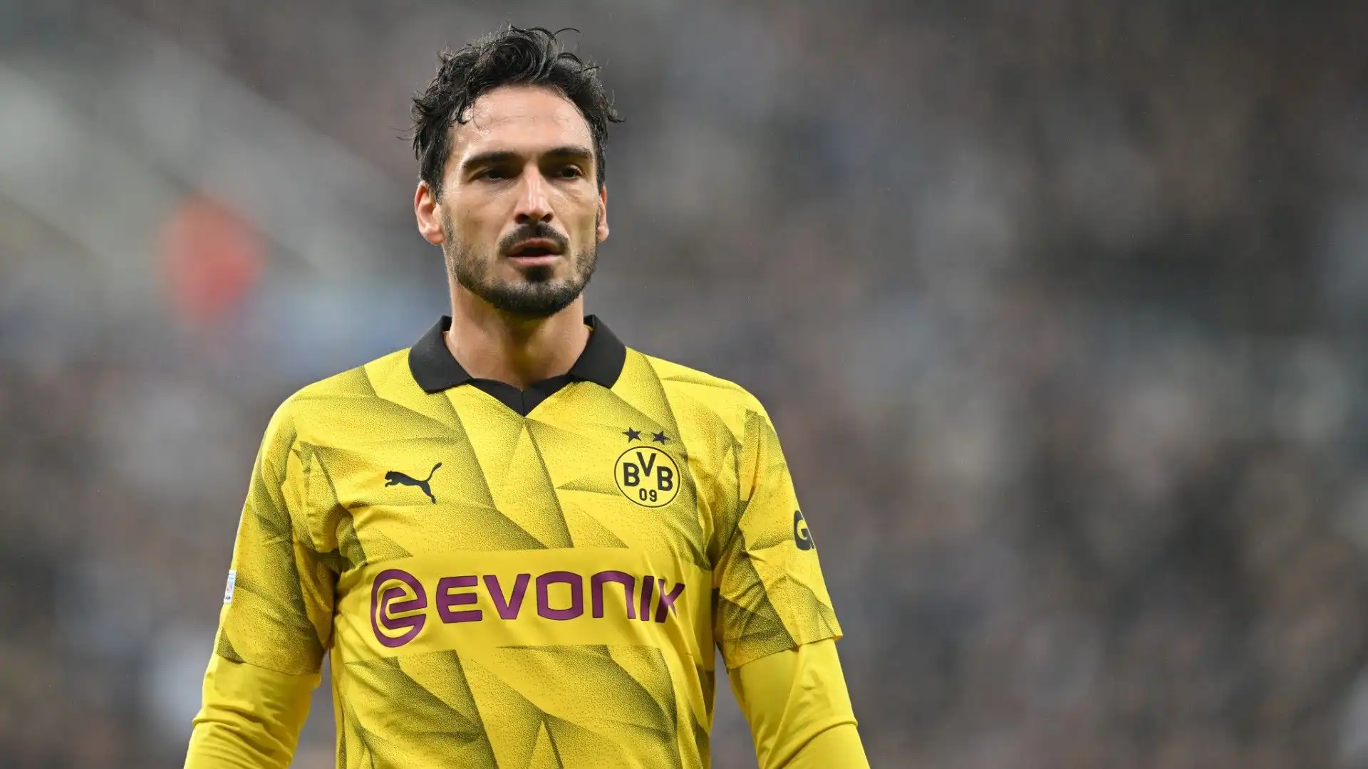 Real Madrid, mossa inattesa per Mats Hummels: tifosi sorpresi. Le foto