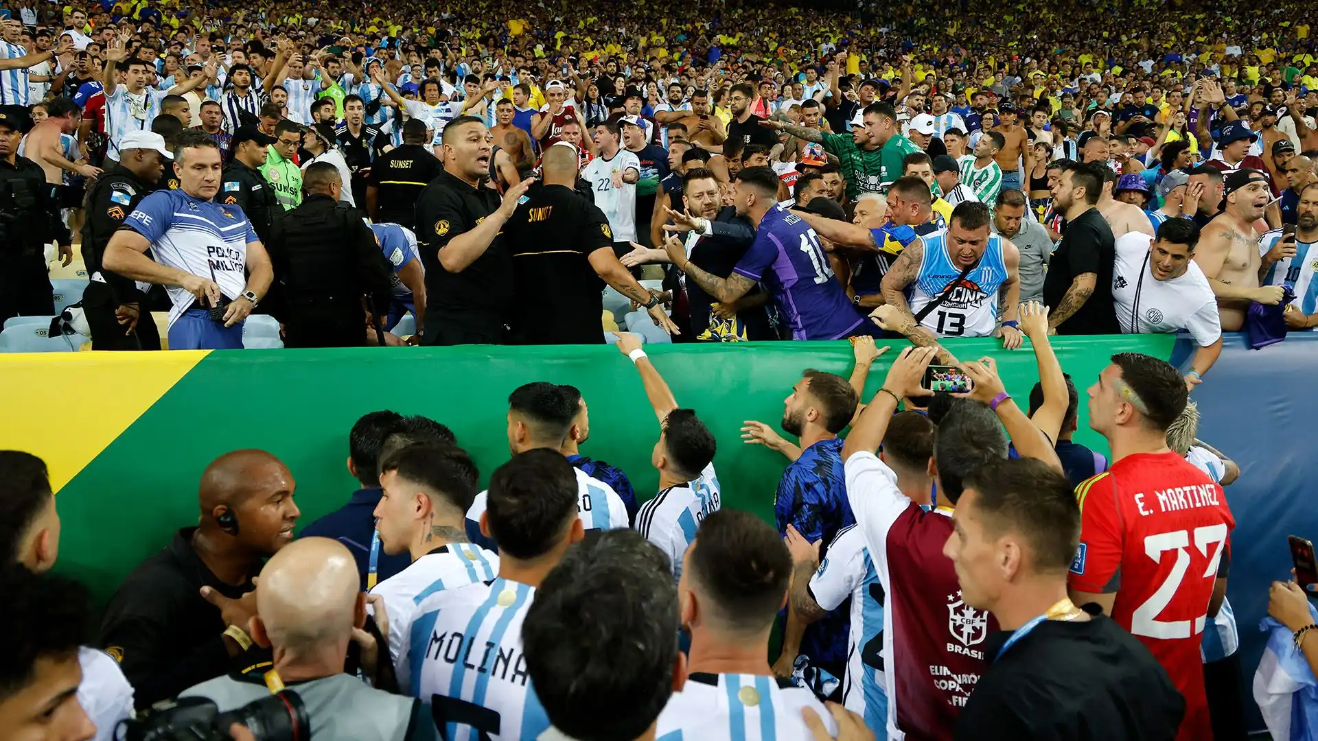 I calciatori argentini hanno anche parlato con la polizia per cercare di aiutare