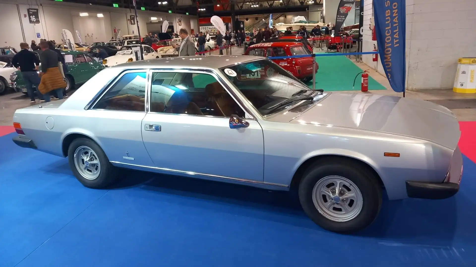 Nel 1971  venne lanciata anche la versione coupé del modello