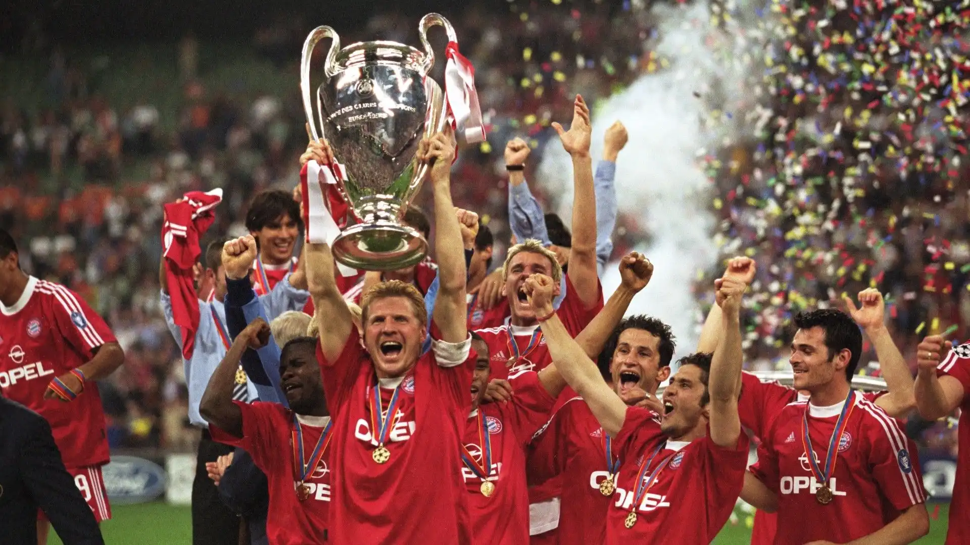 Nella stagione 2000-2001 ha vinto la Champions League con il Bayern Monaco