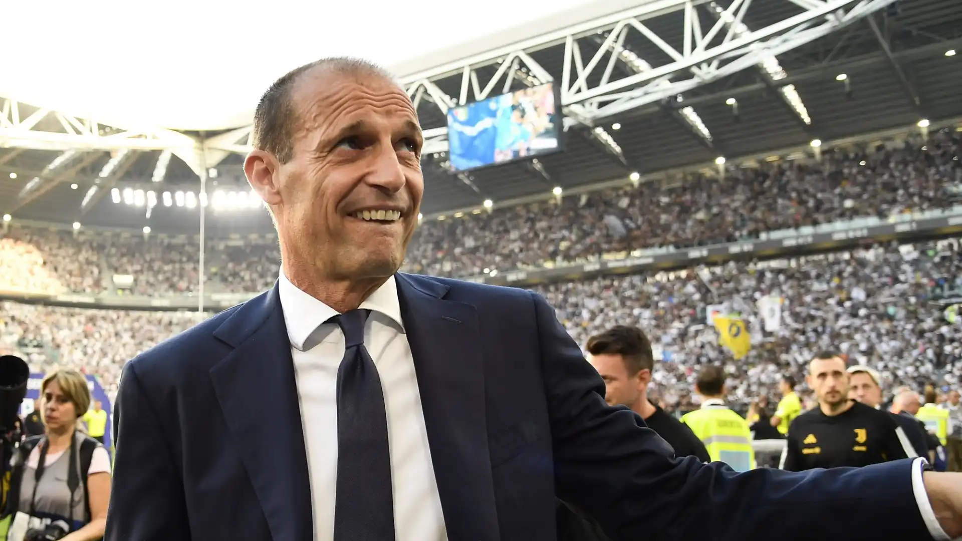 Il tecnico della Juventus Massimiliano Allegri in conferenza stampa ha di nuovo punzecchiato l'Inter