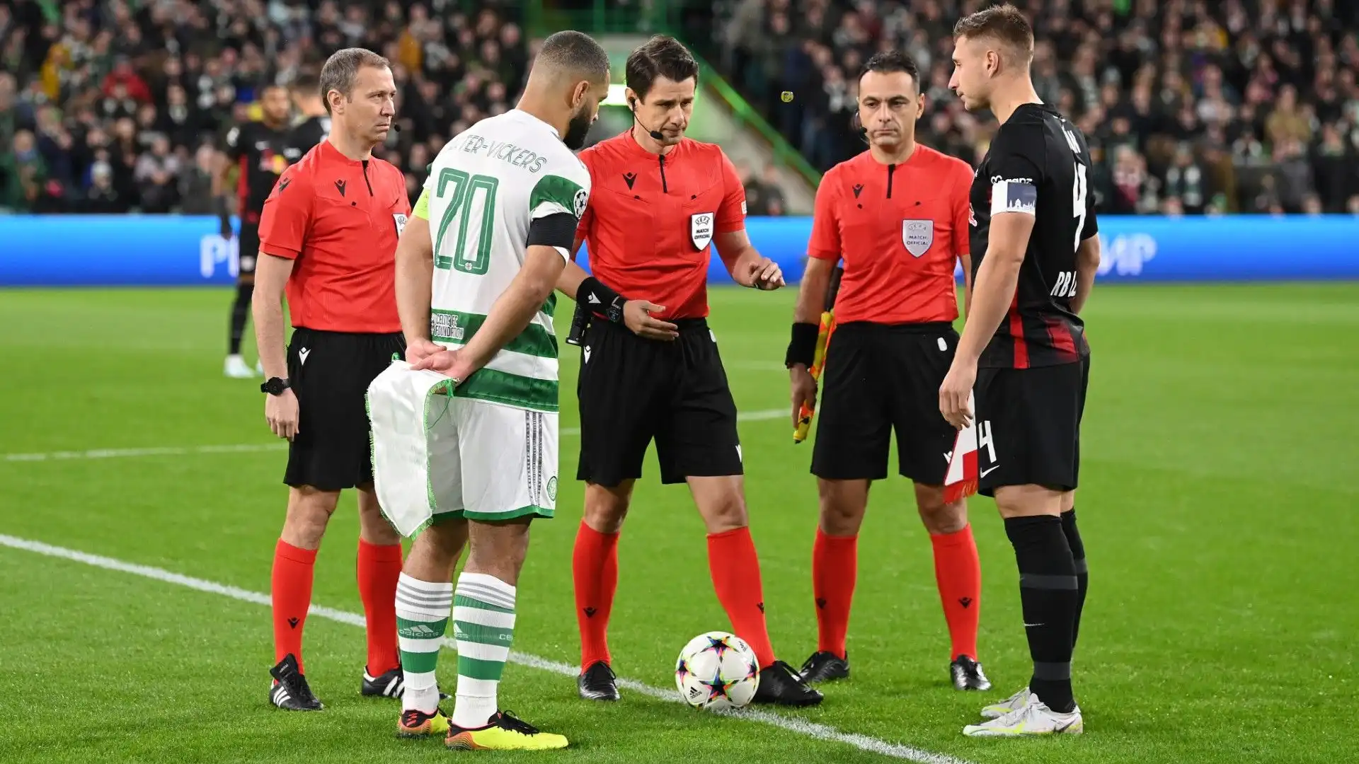 Halil Umut Meler è un arbitro internazionale