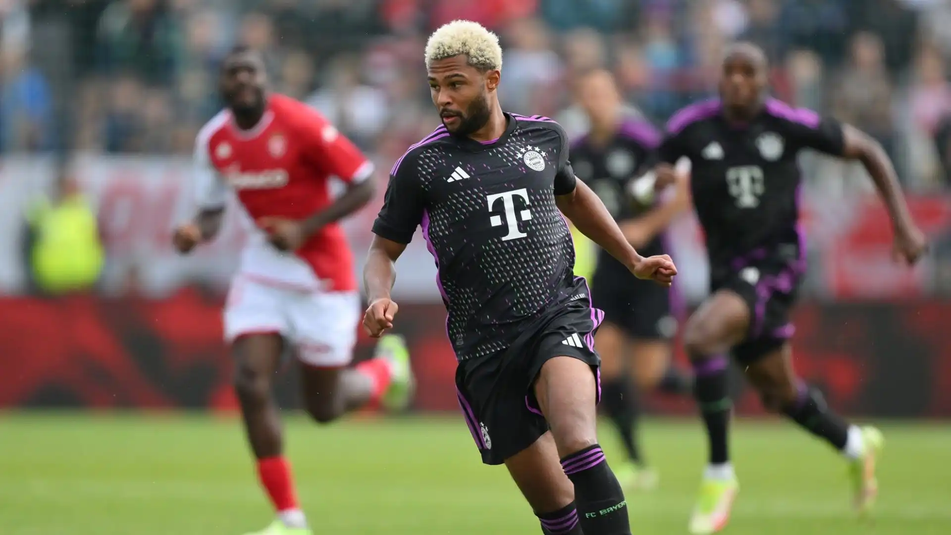 Gnabry prima si è fratturato un avambraccio, quindi si è procurato un altro grave infortunio che lo costringerà a stare fuori per almeno 8 settimane