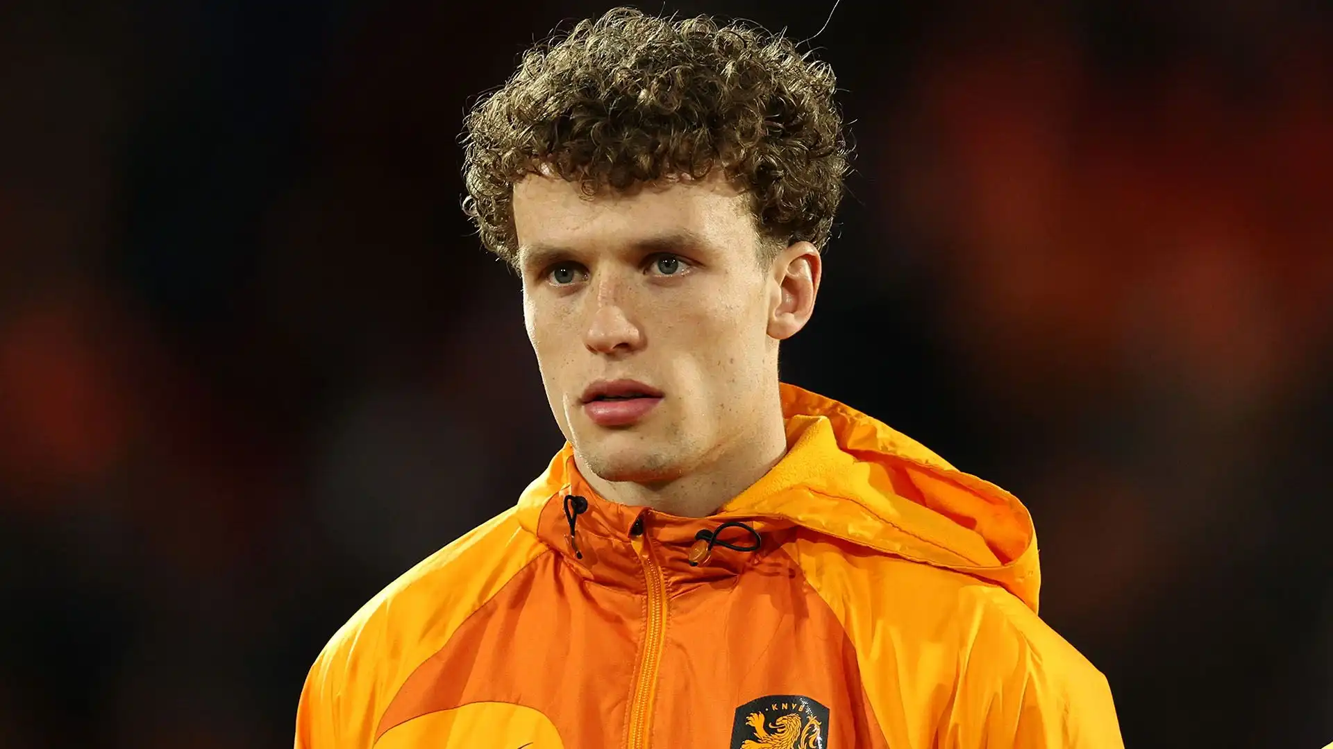 Il 24enne olandese è un centrocampista centrale in grado di essere impiegato anche come difensore