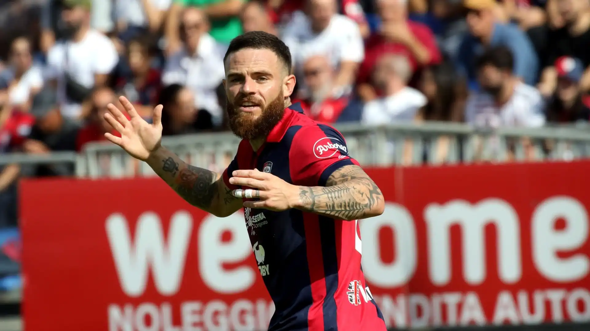 Un altro nome è quello di Nahitan Nandez, in scadenza di contatto con il Cagliari a giugno