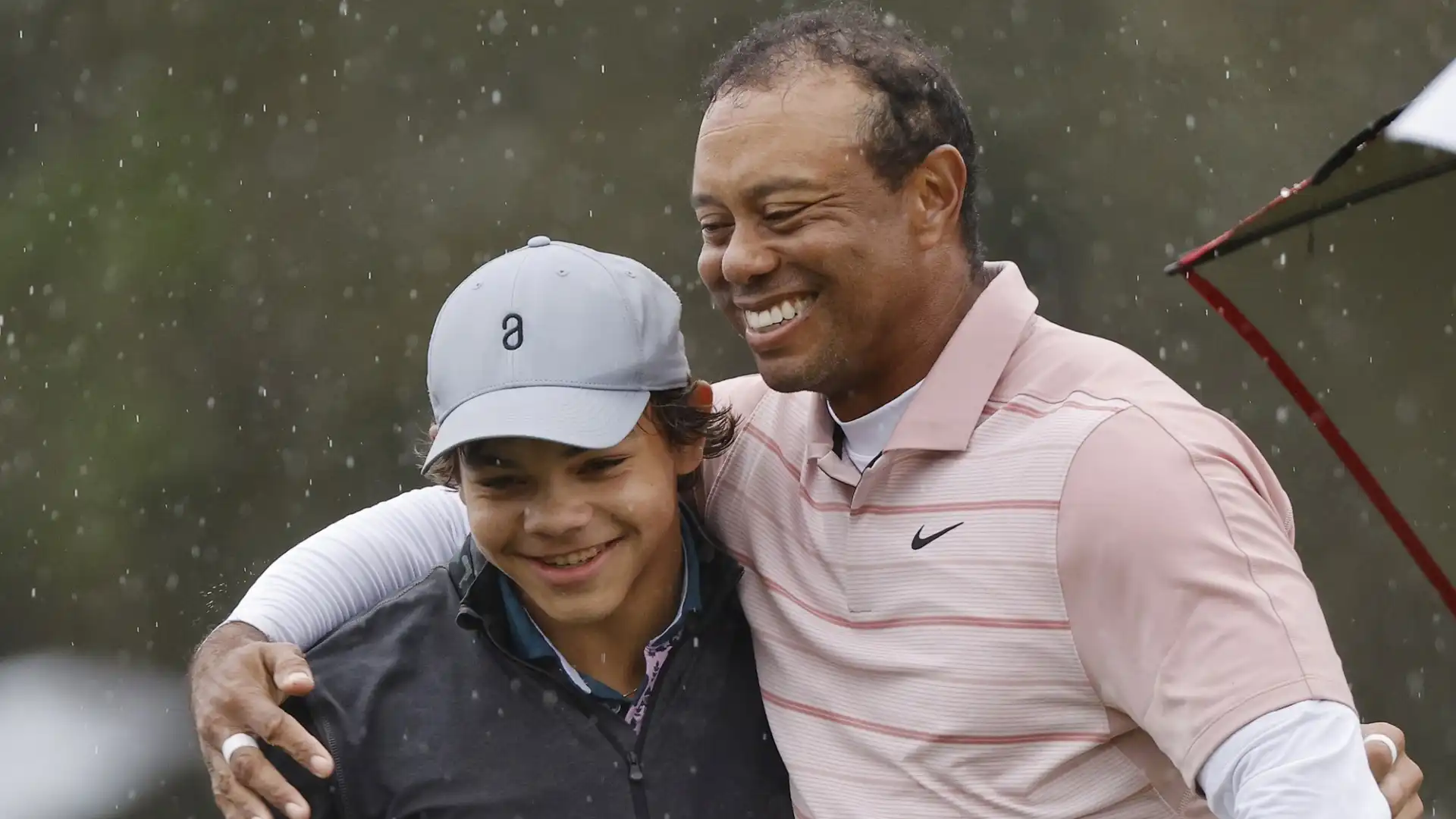 Il fuoriclasse statunitense del golf partecipa insieme al figlio Charlie Woods al PNC Championship