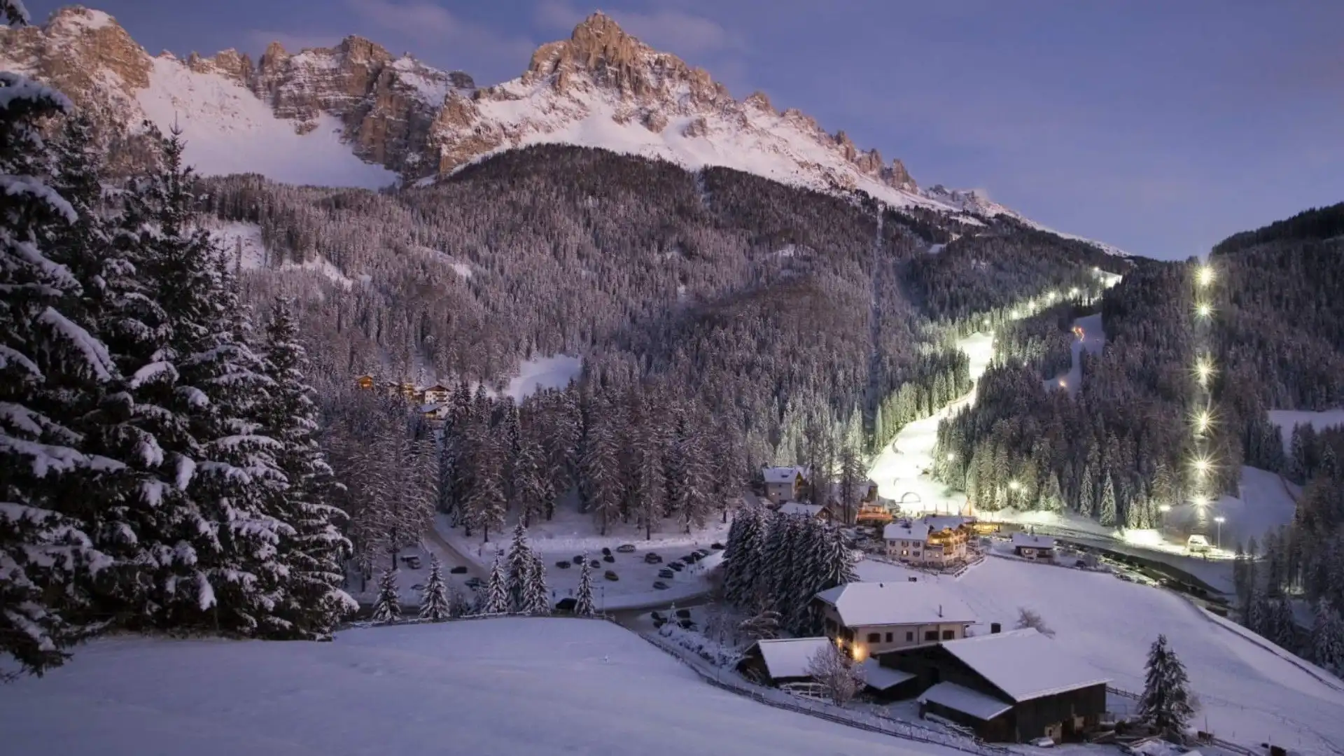 Obereggen: sci internazionale di giorno e sci notturno la sera