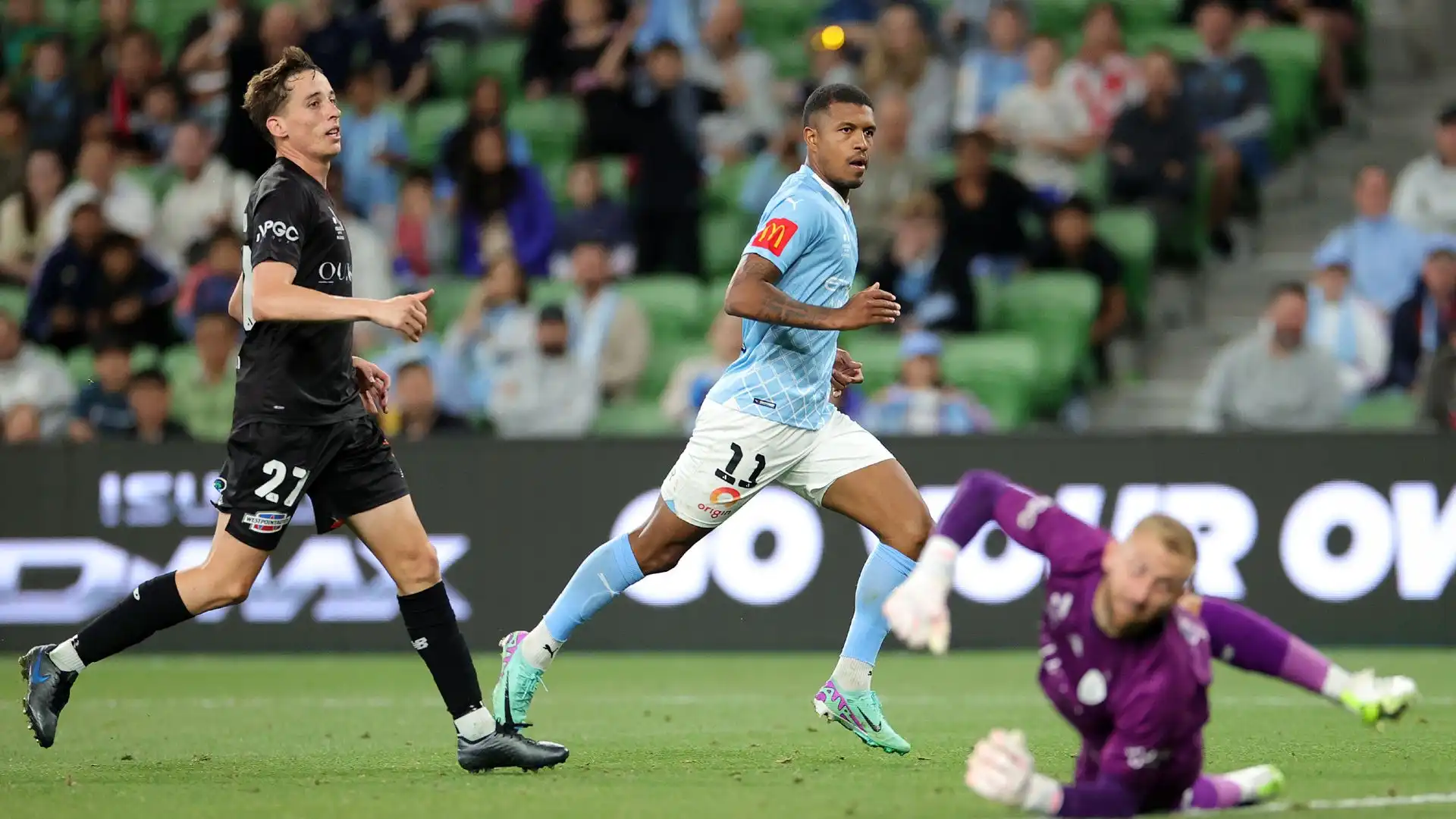Il portiere del Brisbane Roar ha subito ben 8 gol a Melbourne, contro il City