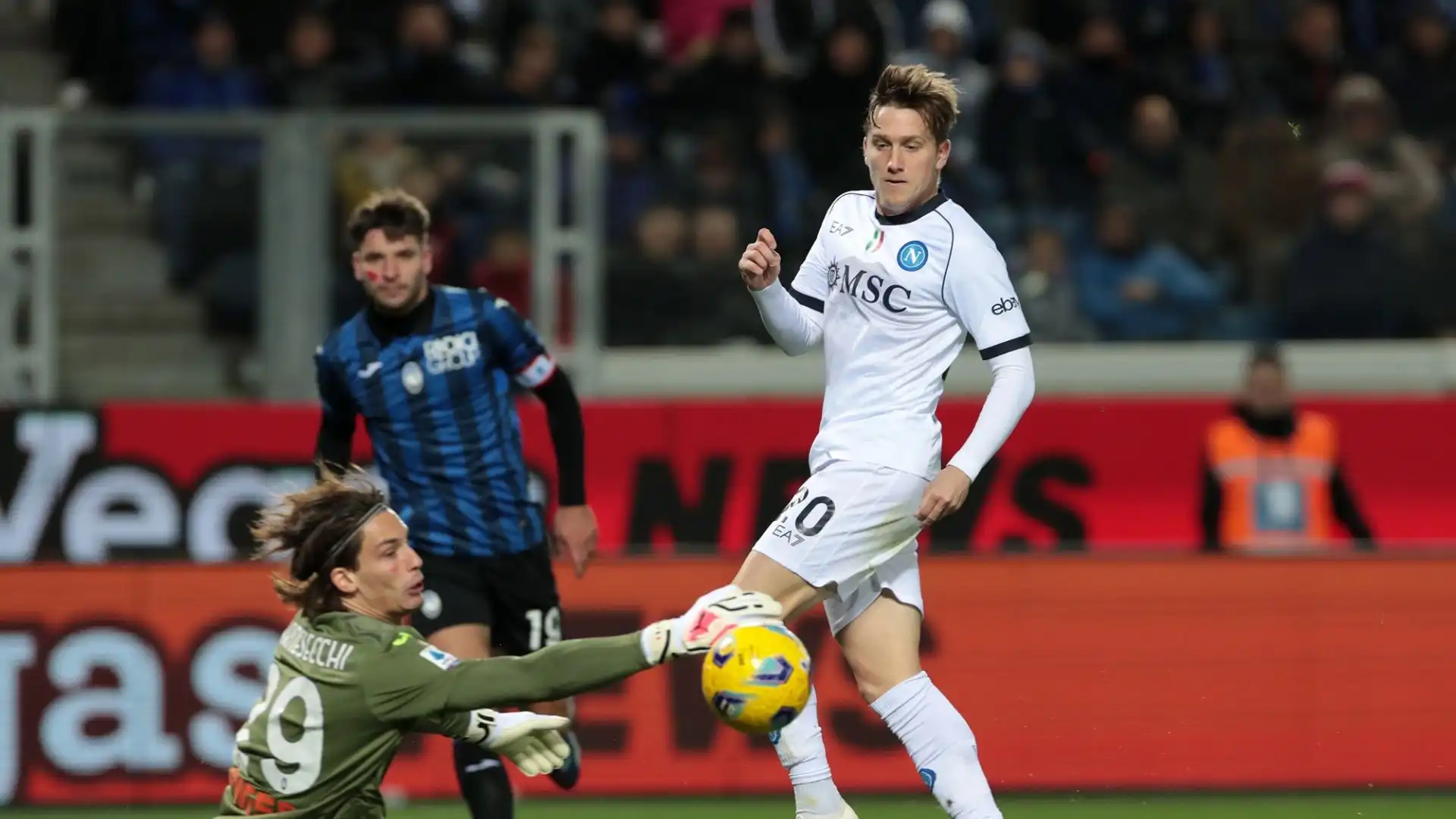 Il centrocampista polacco del Napoli si trasferirà a Milano a parametro zero