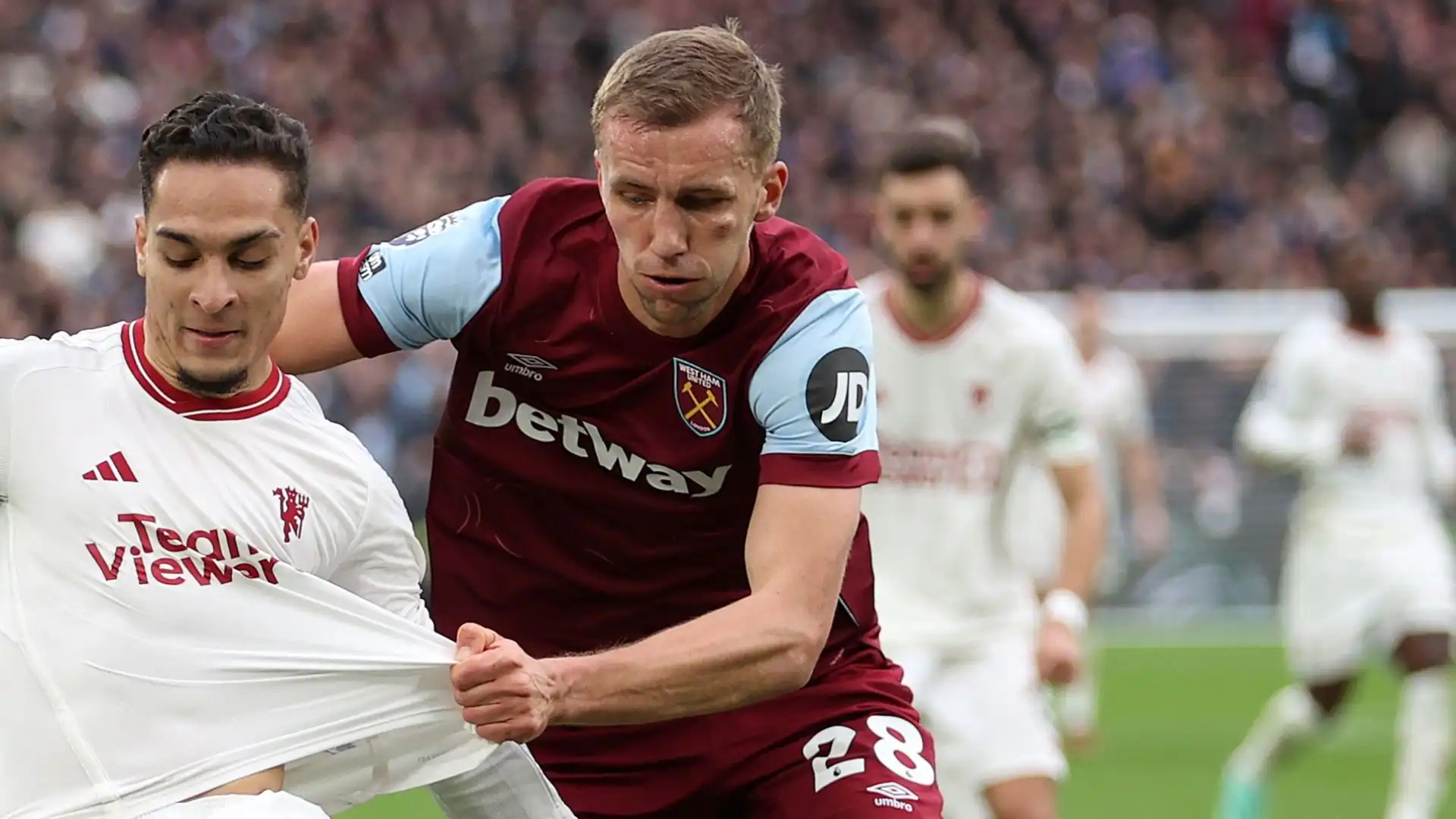 Il centrocampista del West Ham è in scadenza di contratto a giugno, e potrebbe lasciare il club inglese a parametro zero