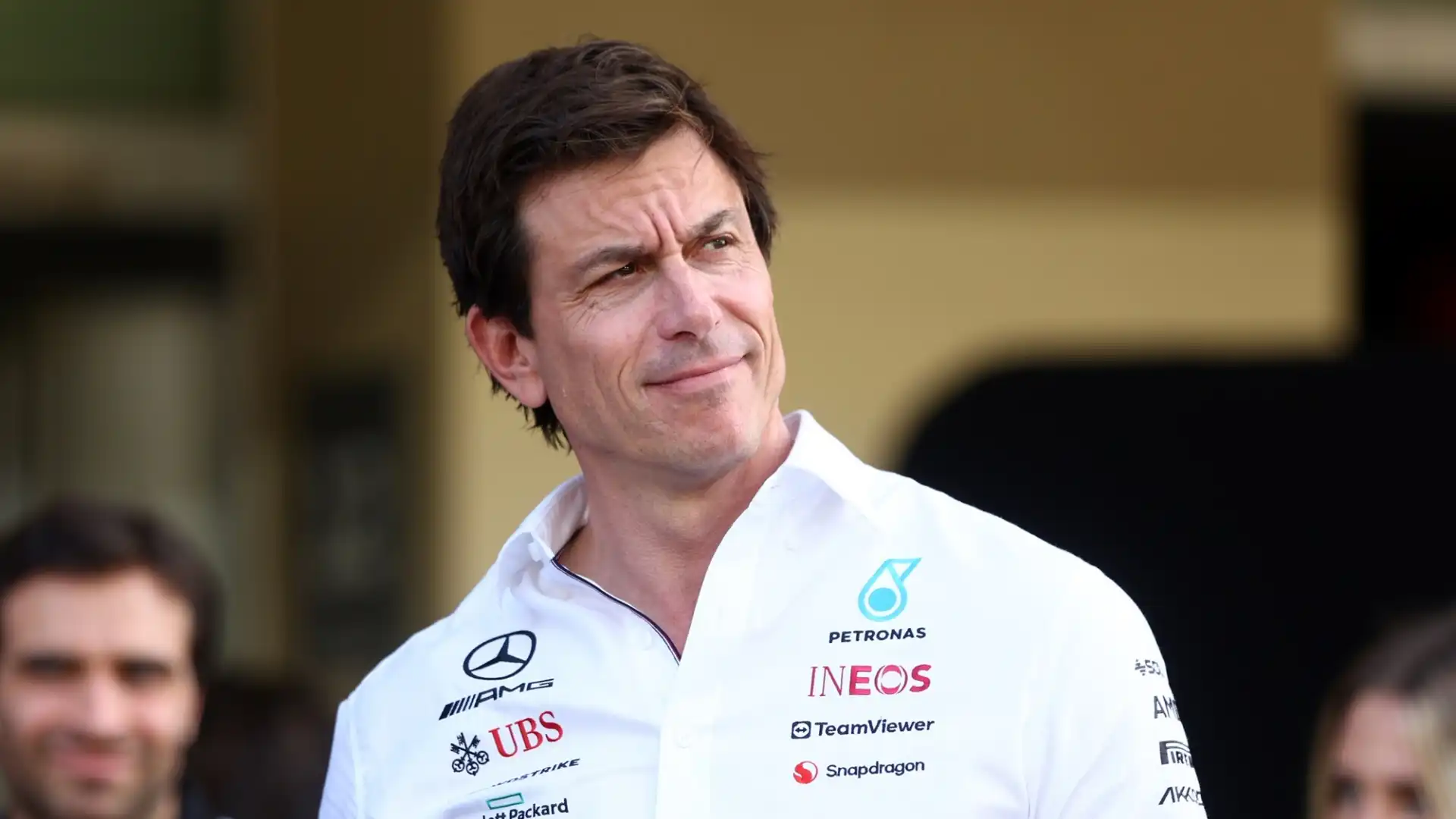 Il boss della Mercedes Toto Wolff promette battaglia e avverte la Red Bull in vista del Mondiale 2024