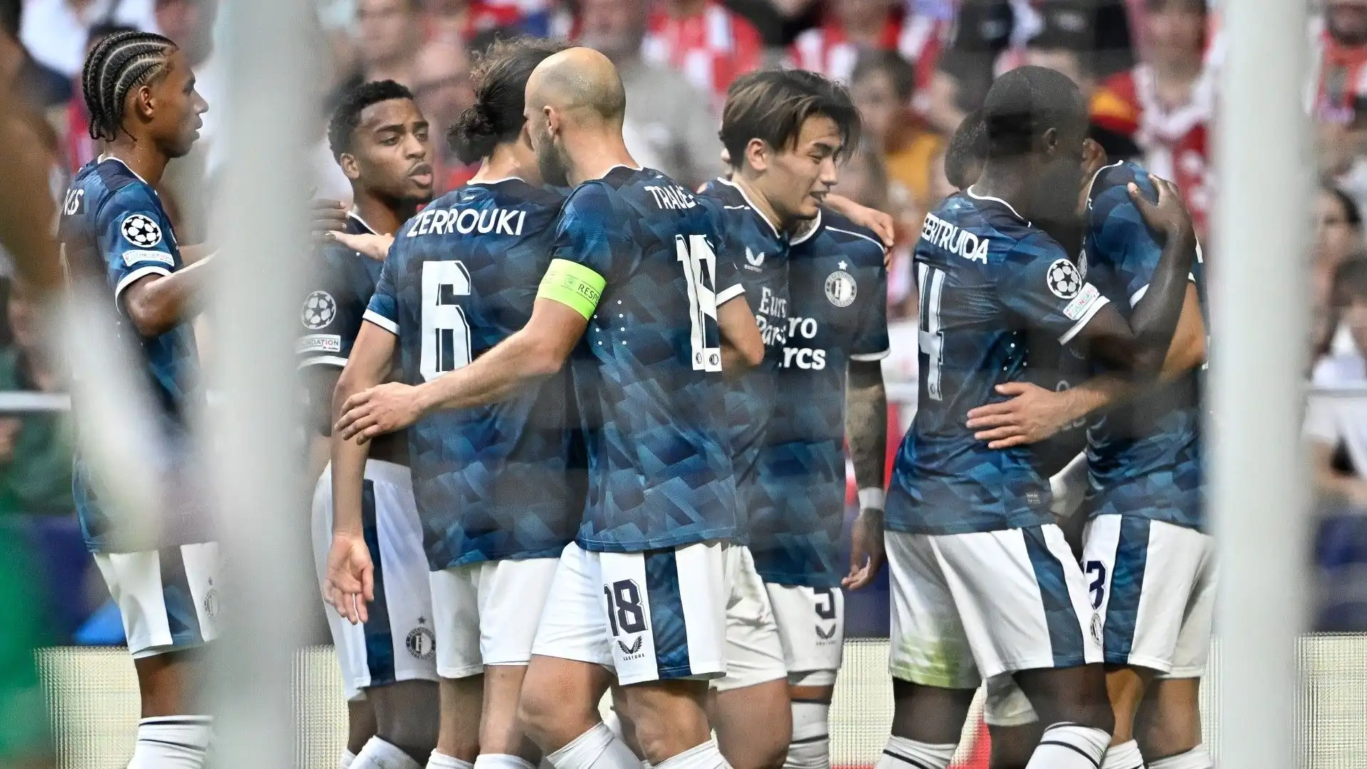 Feyenoord sotto assedio: il Dortmund sfida le inglesi per la stella. Foto