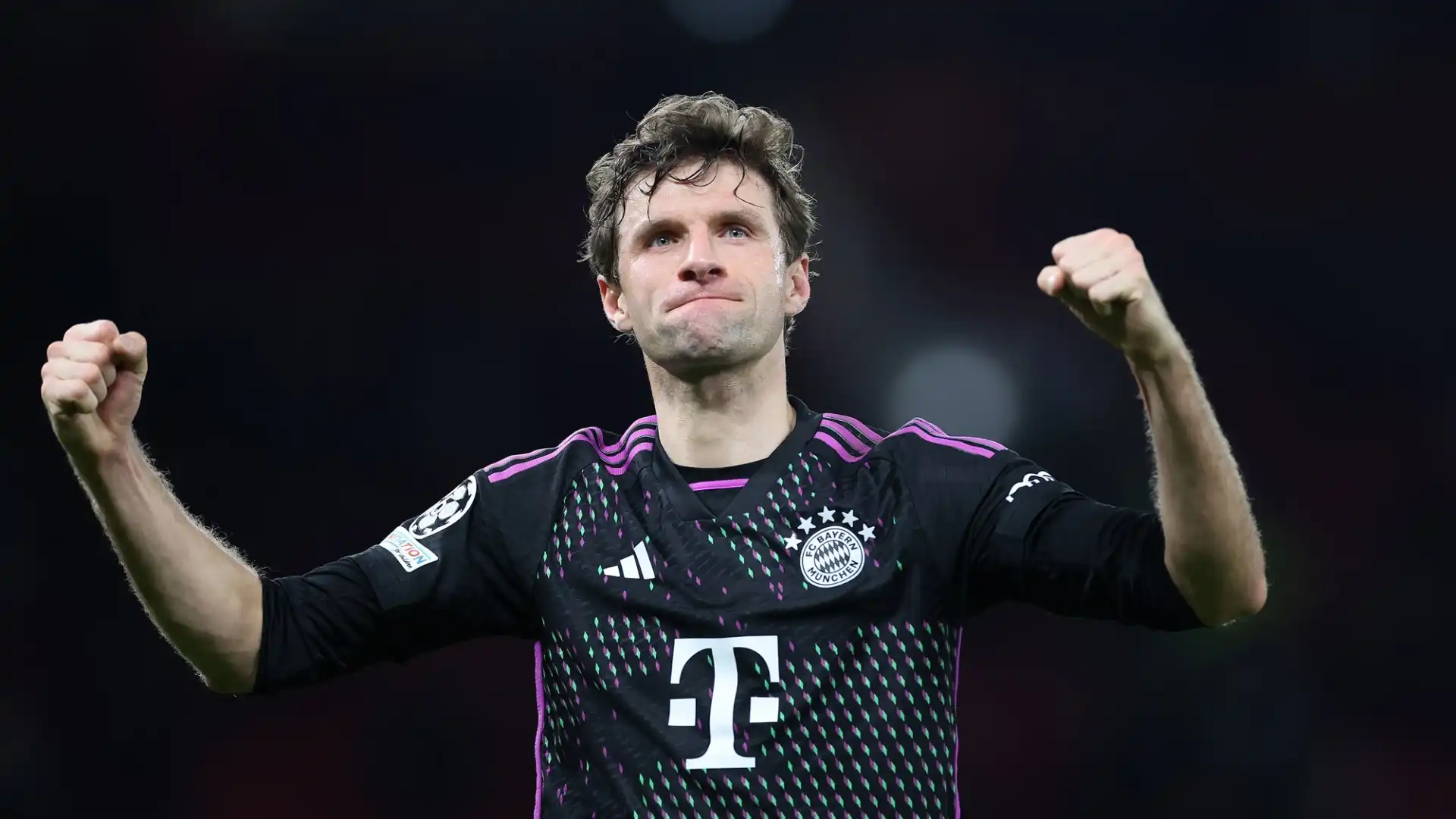 Thomas Müller ha rivelato i motivi della sua scelta di rinnovare fino al 2025 con il Bayern Monaco: una decisione ponderata a lungo