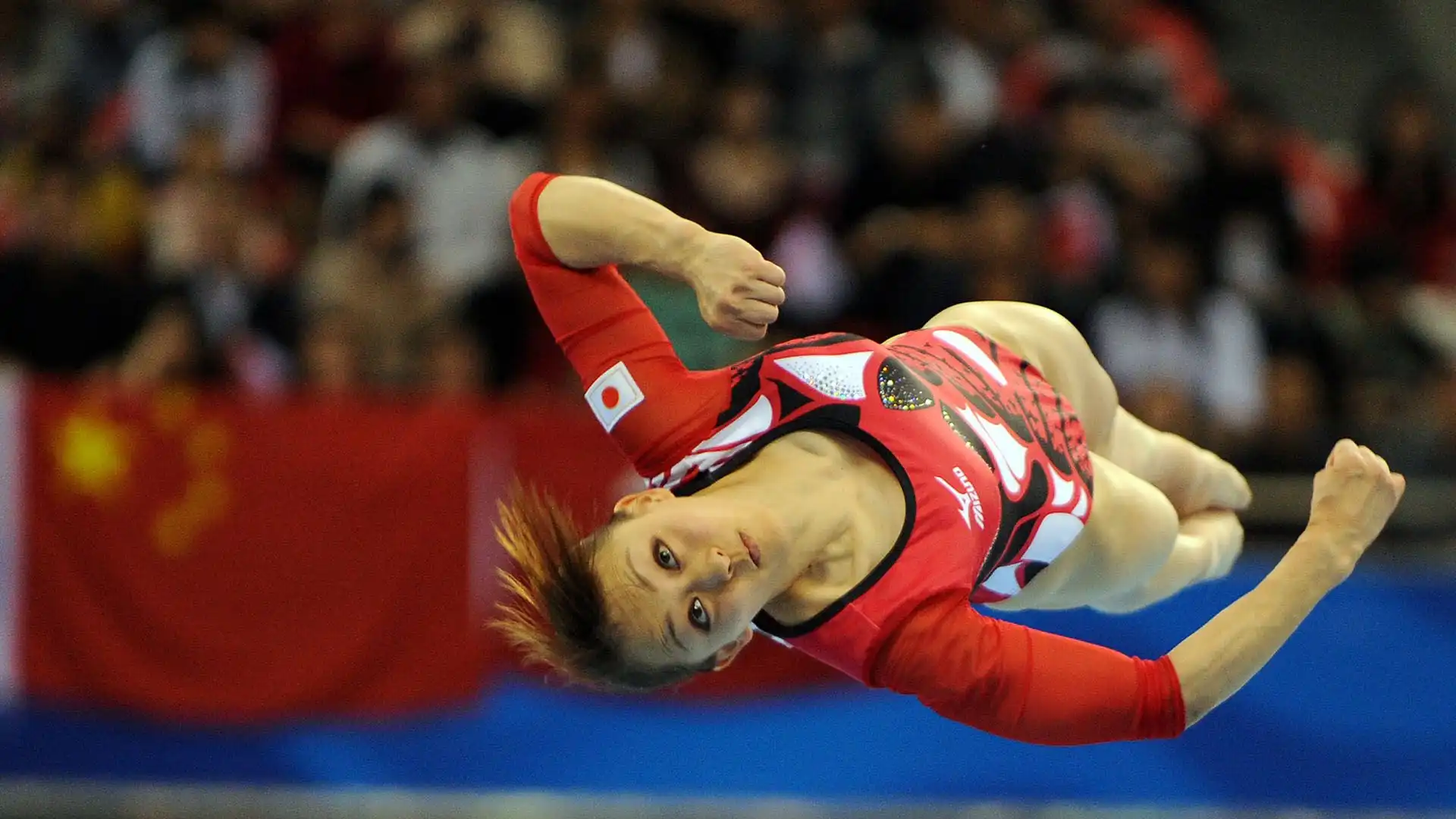 Tanaka è stata la prima donna giapponese a vincere il Premio Longines per l'eleganza ai Campionati mondiali di ginnastica artistica 2010