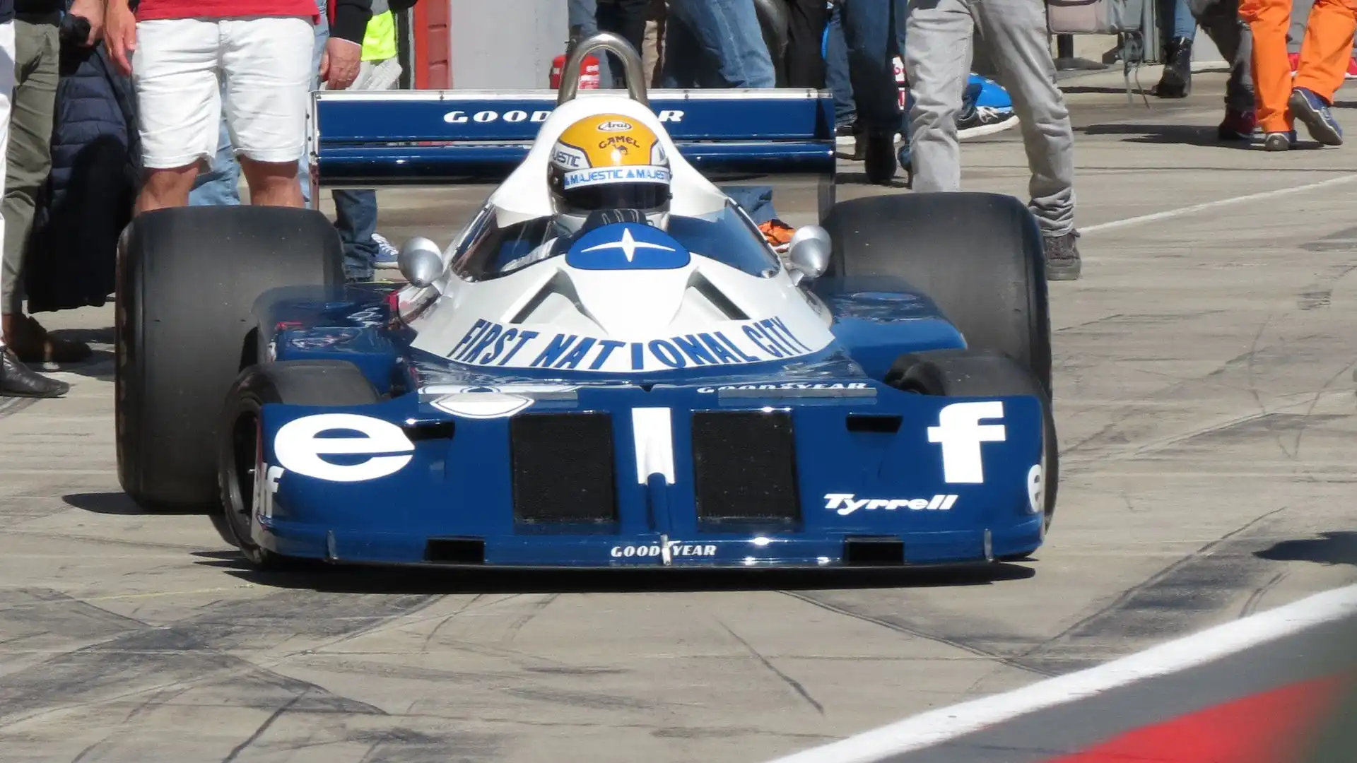 Patrick Depailler, che era al volante, si qualificò con un lusinghiero terzo tempo