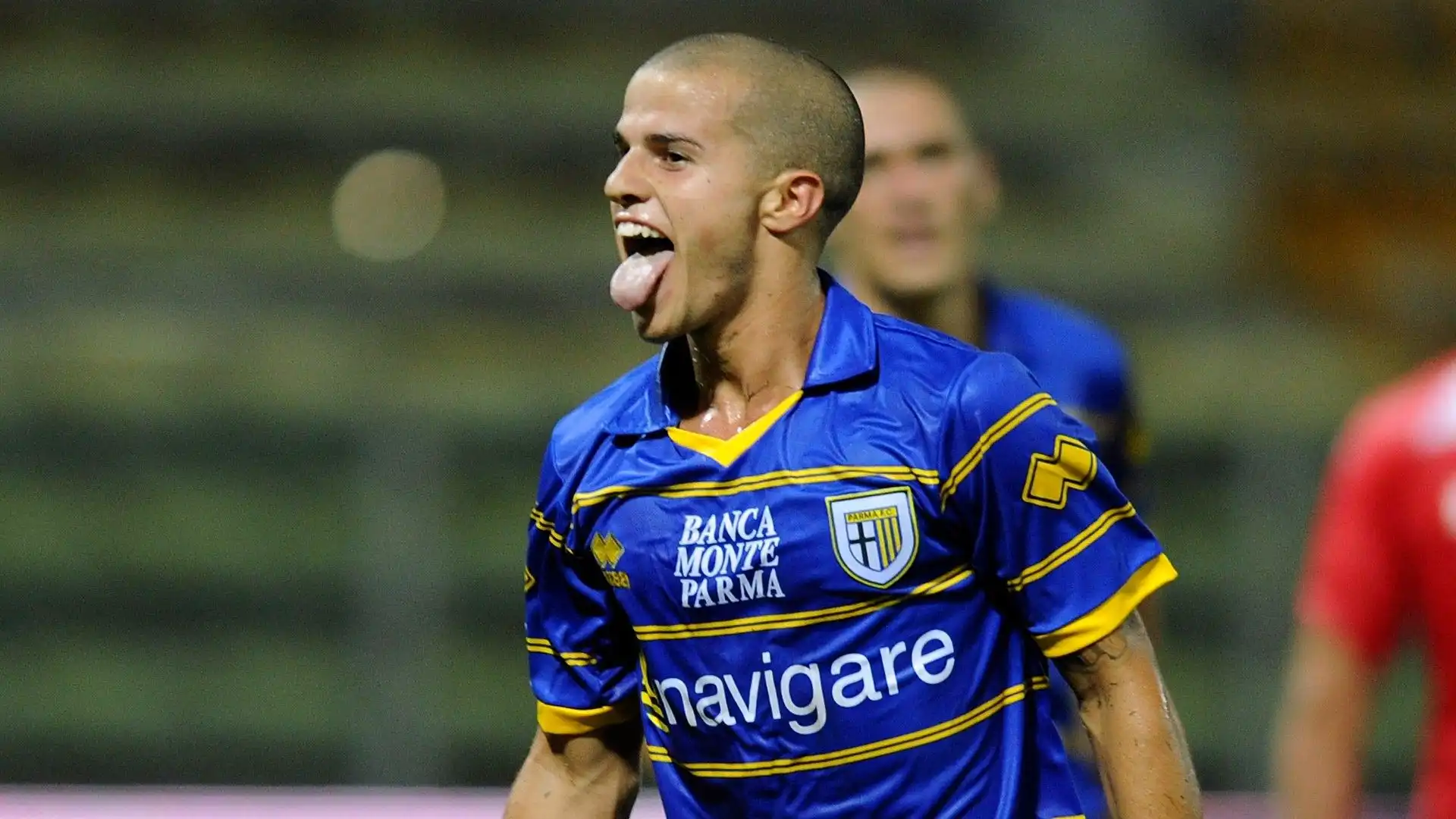 I bianconeri nei primi anni l'hanno spedito in prestito per farsi le ossa: prima all'Empoli, poi al Parma che l'ha riscattato nel 2011