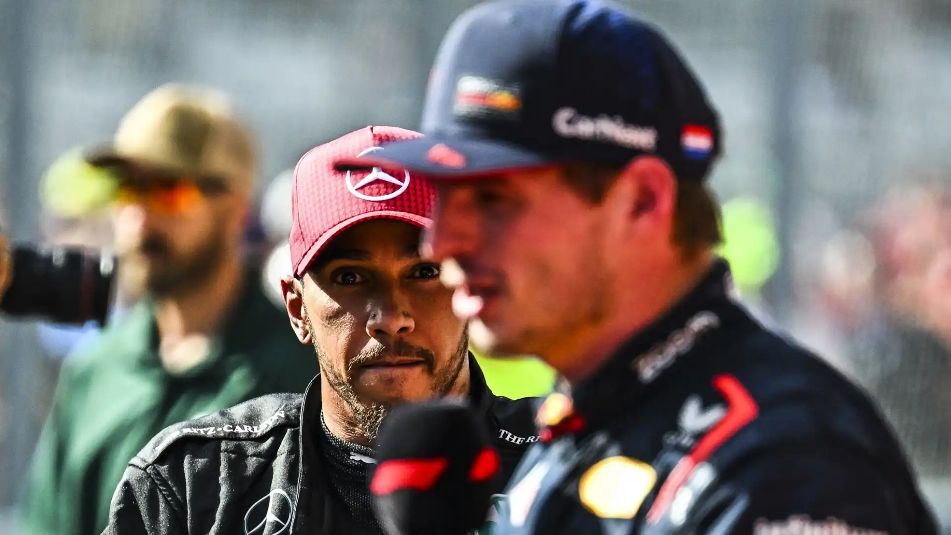 "Se ora avessi un top team e non avessi Max, ci sarebbe solo un'accoppiata di piloti in grado di affrontare la lotta con Verstappen", ha continuato Jordan