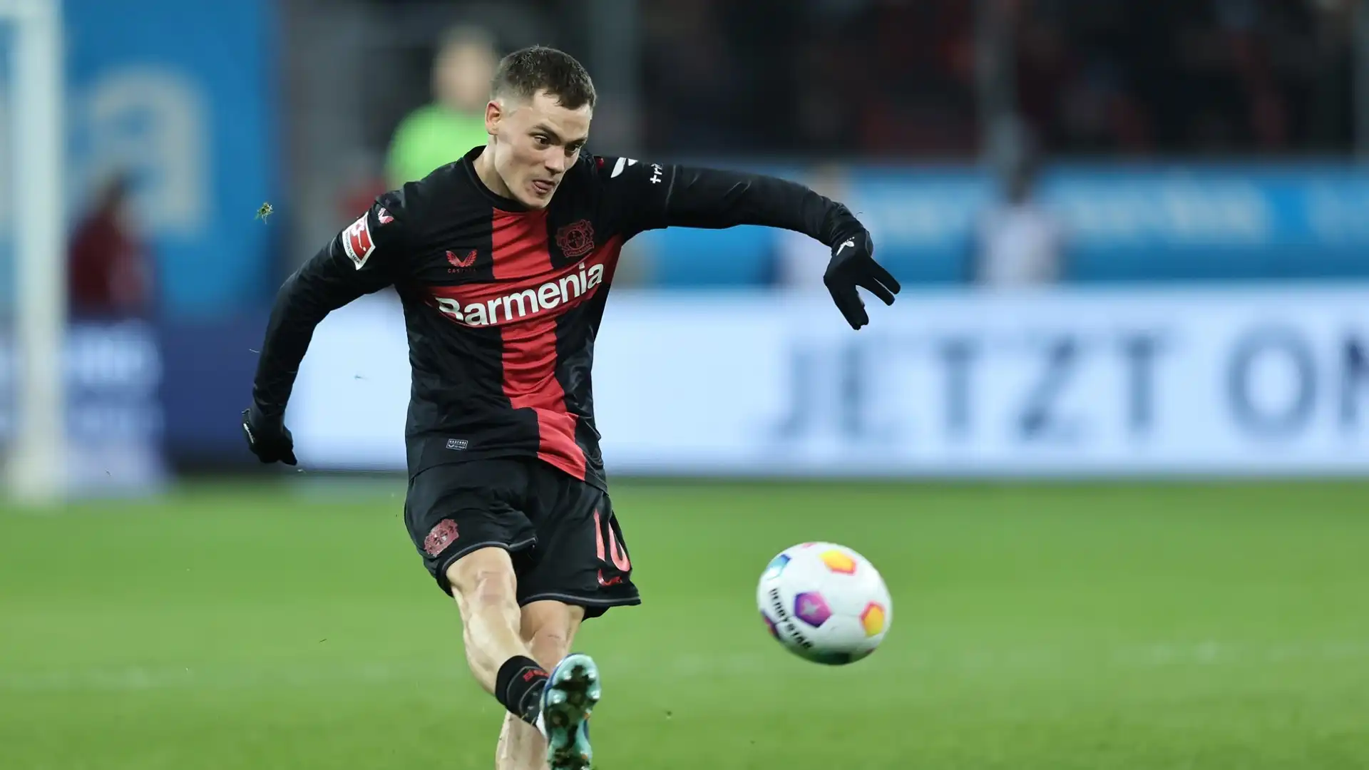 Il papà di Wirtz, però, ha frenato: "Ha un contratto fino al 2027 ed è il tempo che vuole trascorrere a Leverkusen"