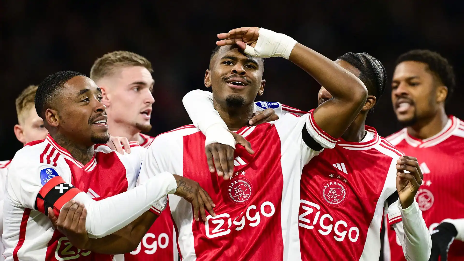 L'Ajax vuole rinnovargli il contratto (ora in scadenza nel 2025) prima dell'estate