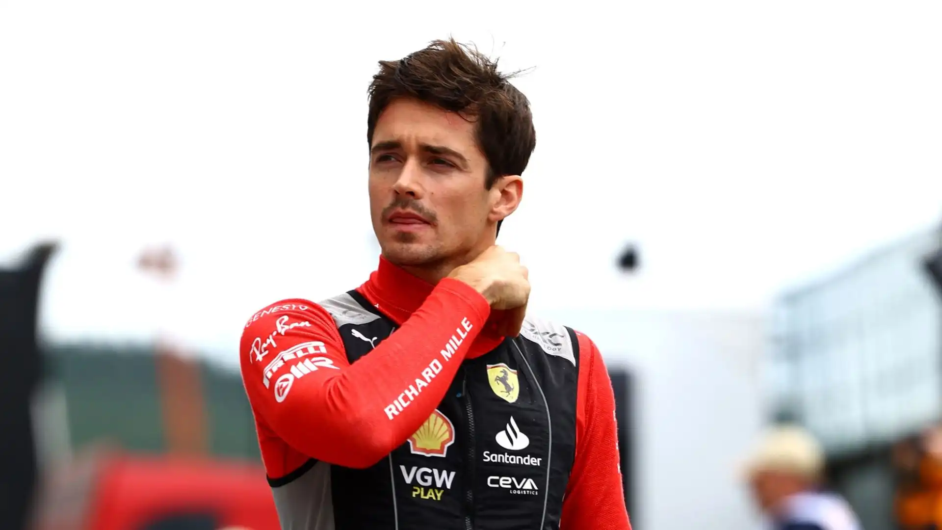 Secondo fonti riportate dal Corriere dello Sport, il pilota monegasco non era al corrente dell'arrivo del sette volte campione del mondo in Ferrari