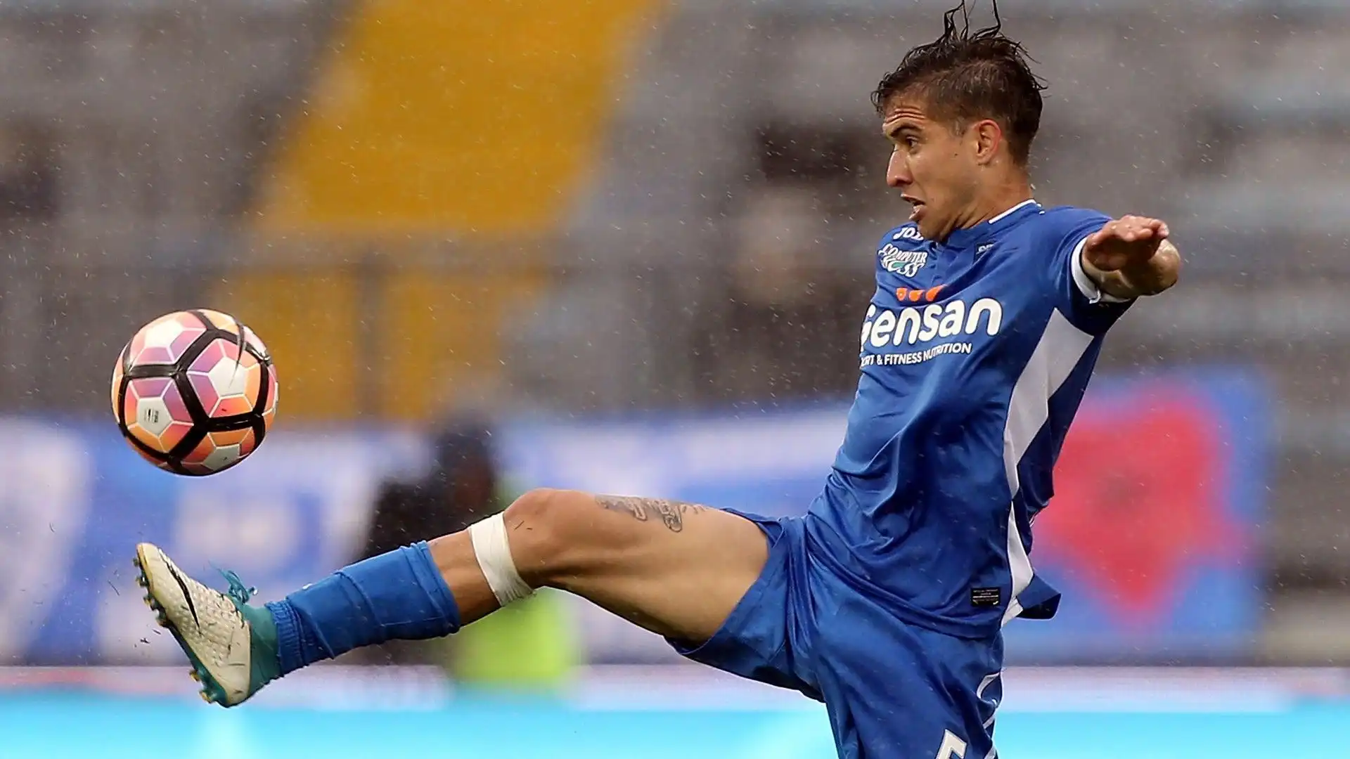 Il calciatore non è riuscito a imporsi in rossonero e nel 2016 è stato spedito all'Empoli in prestito