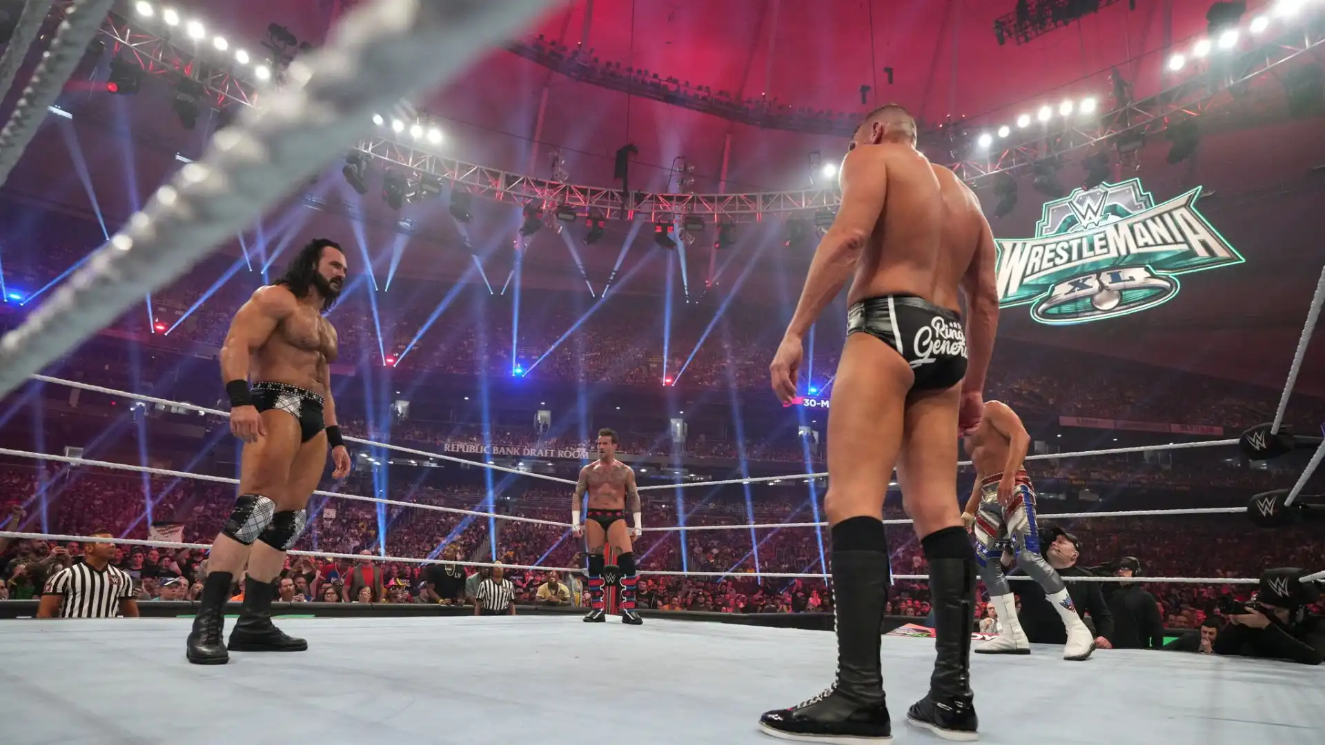Sono anche stati svelati alcuni dei wrestler che saliranno sul ring.