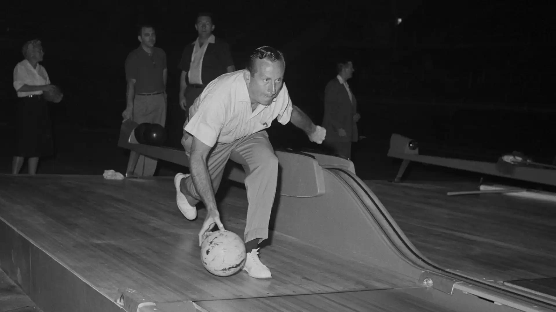 Don Carter: pioniere dello sport professionistico, nel 1964 fu il primo atleta a firmare un contratto di sponsorizzazione da un milione di dollari
