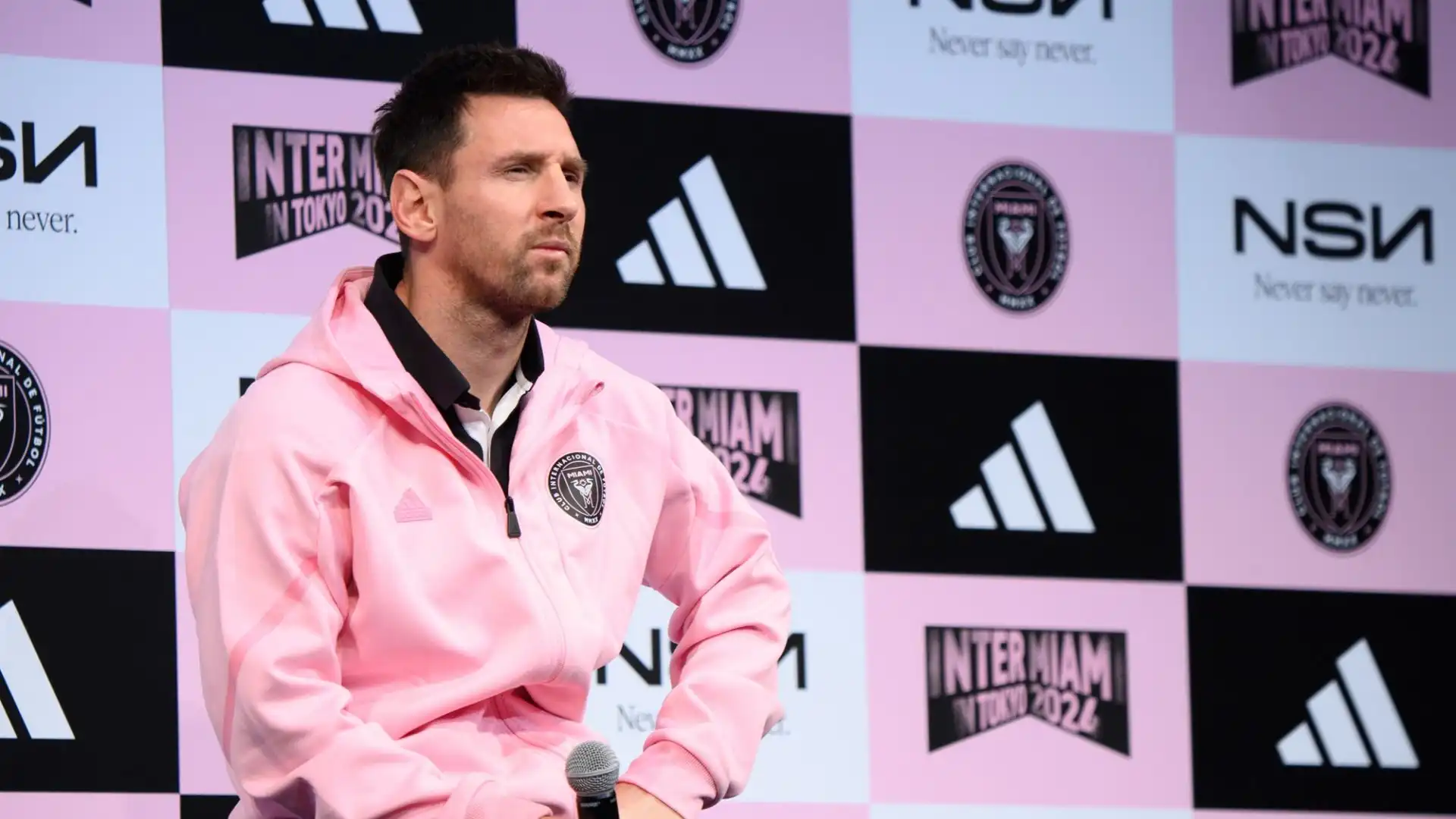 Messi si è presentato in conferenza stampa a Tokyo spiegando quanto successo, ed ha parlato del prossimo match contro il Vissel Kobe, in programma mercoledì