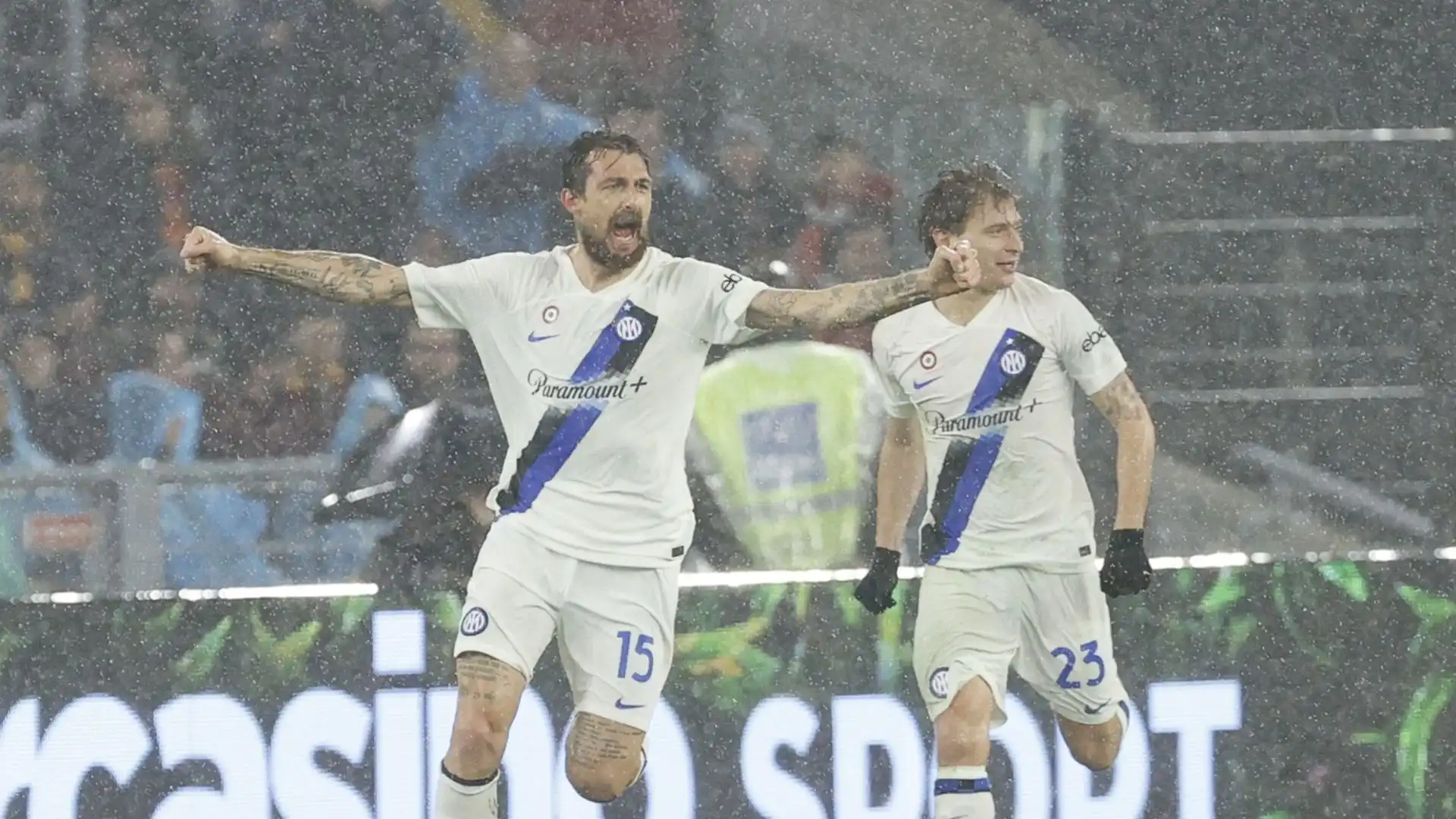 L'ex difensore della Lazio, evidentemente in "clima derby", ha segnato la rete del vantaggio dell'Inter