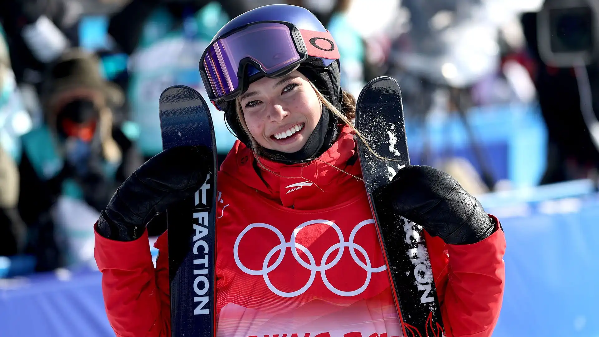 Eileen Gu (Sci): la sciatrice freestyle statunitense naturalizzata cinese ha accumulato 22 milioni di dollari di sponsorizzazioni