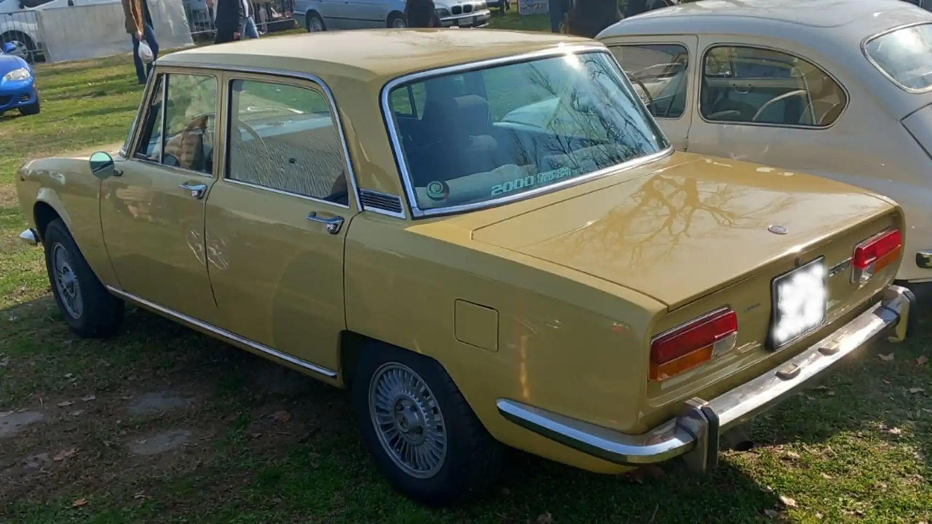 La vettura restò in produzione fino al 1976