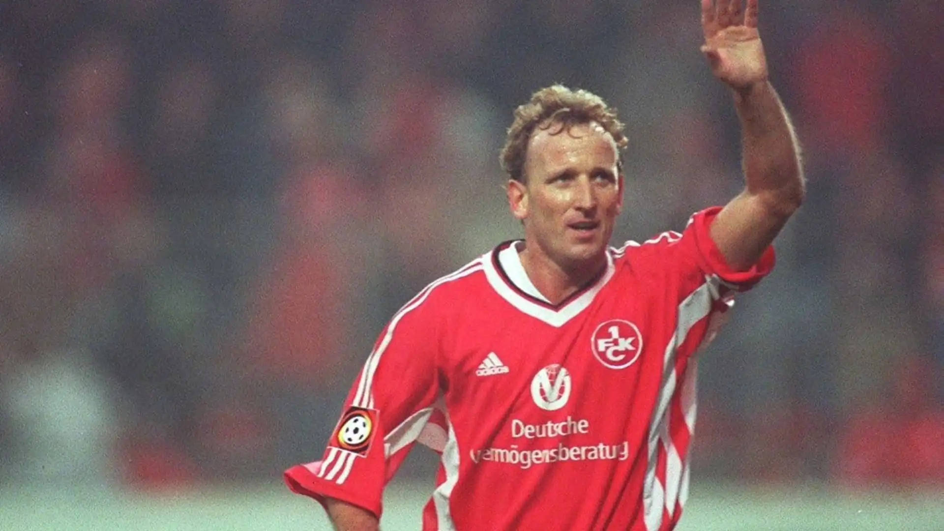 Dopo l'Inter gioca nel Real Saragozza, prima di concludere la carriera al Kaiserslautern nel 1998