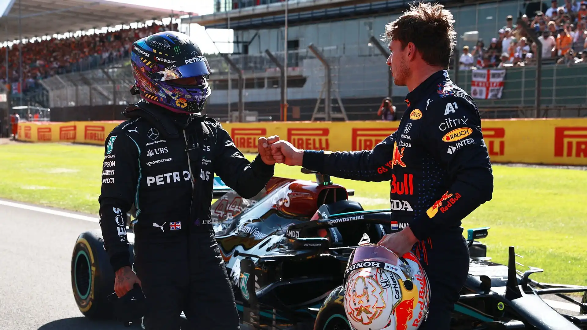 L'accordo Ferrari-Hamilton potrebbe penalizzare sia la Mercedes, sia Lewis, secondo Max Verstappen
