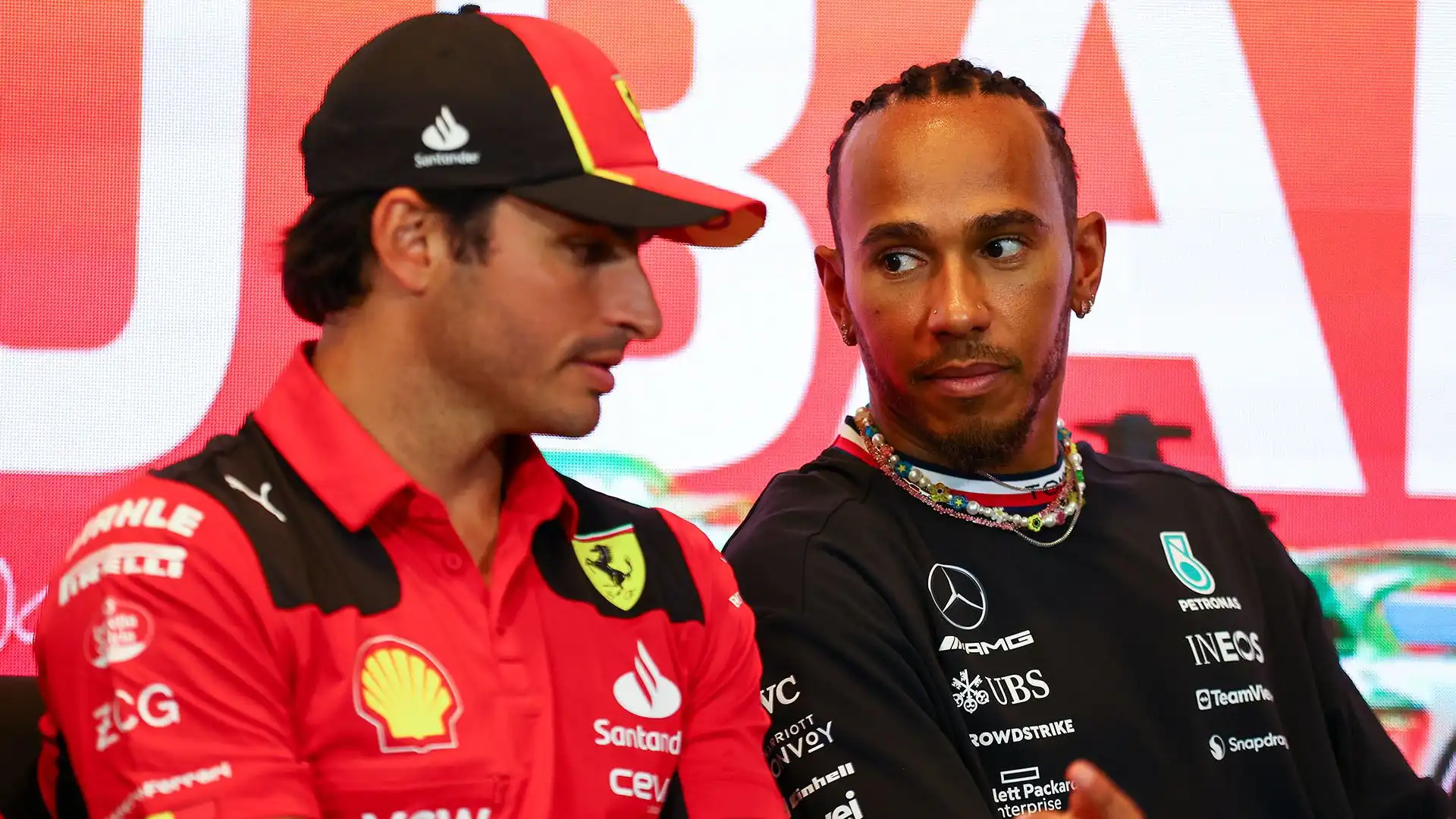 Sainz potrebbe proprio prendere il posto di Hamilton alla Mercedes, oppure di Alonso se lascerà l'Aston Martin