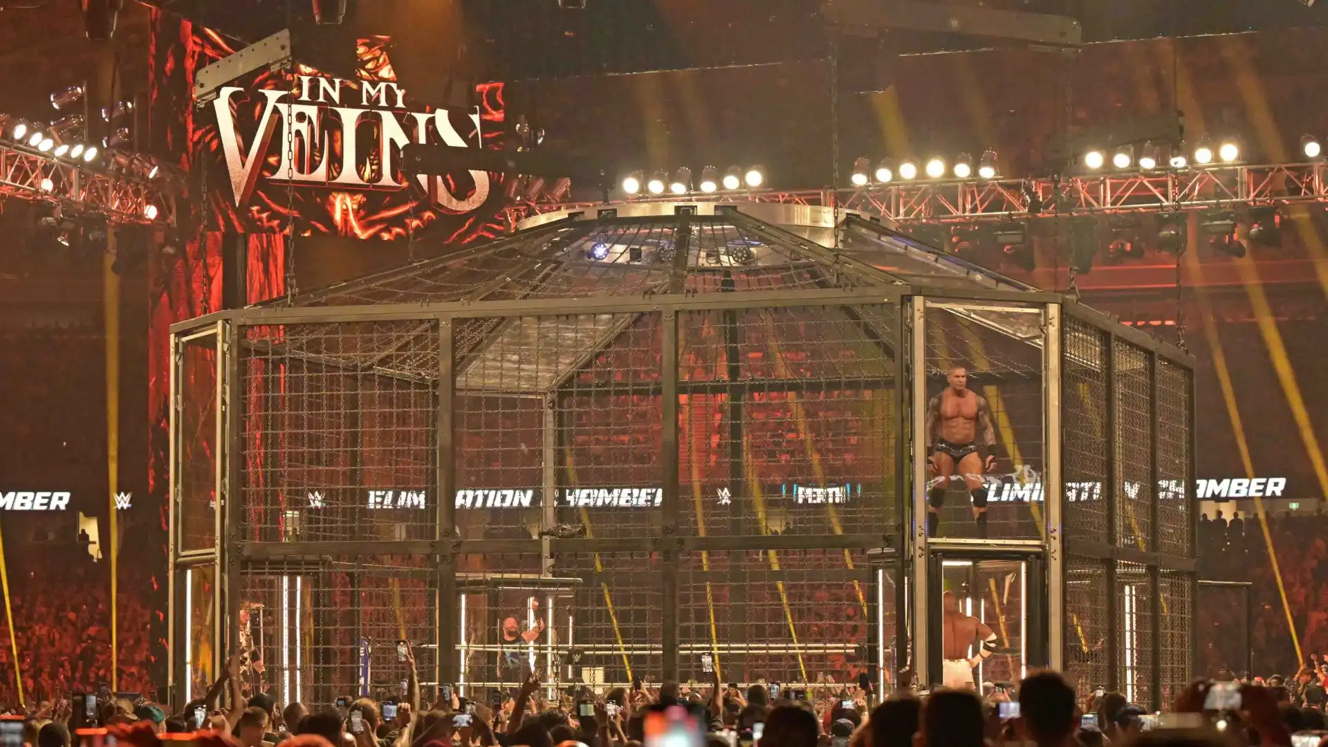 Atmosfera senza precedenti e spettacolo indimenticabile all'Optus Stadium di Perth, per Elimination Chamber: Perth, l'ultimo Premium Live Event prima di WrestleMania XL.