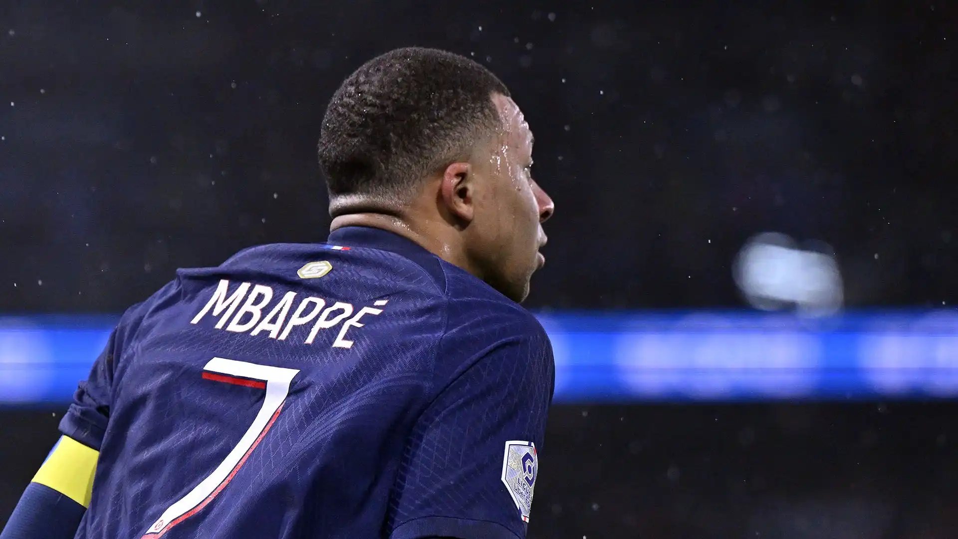 Mbappé è stato criticato da diversi tifosi per il modo in cui è uscito dal campo