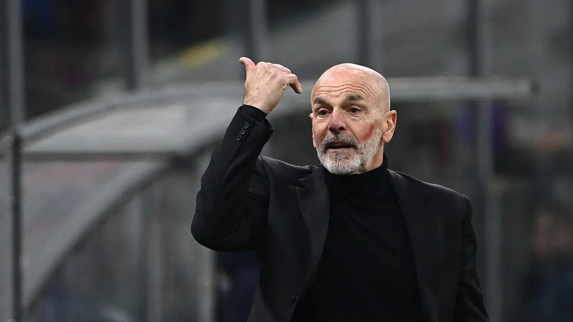 Secondo le indiscrezioni l'allenatore rossonero è in pole position per la panchina del Napoli