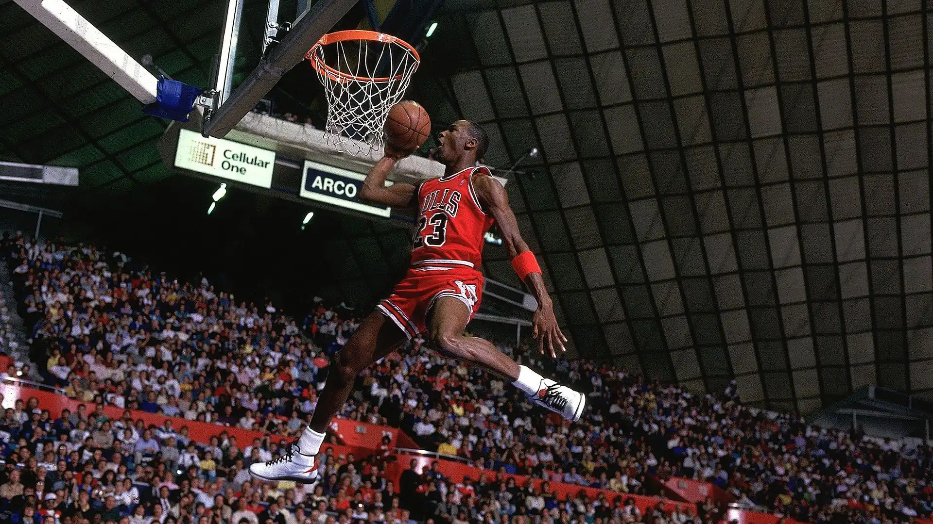 1- Primo posto per Michael Jordan: 3.75 miliardi di dollari