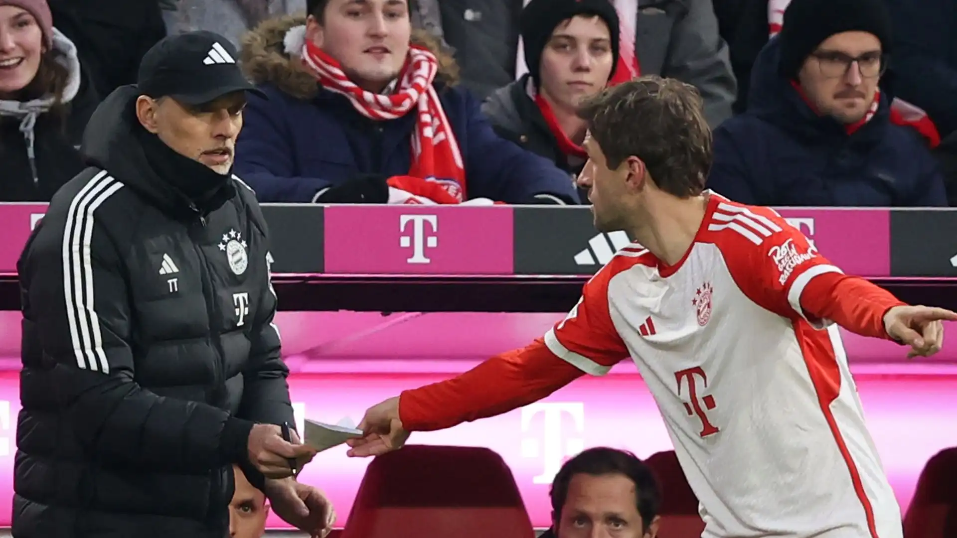 Tra le soluzioni proposte anche quella incredibile di Thomas Müller come giocatore-allenatore