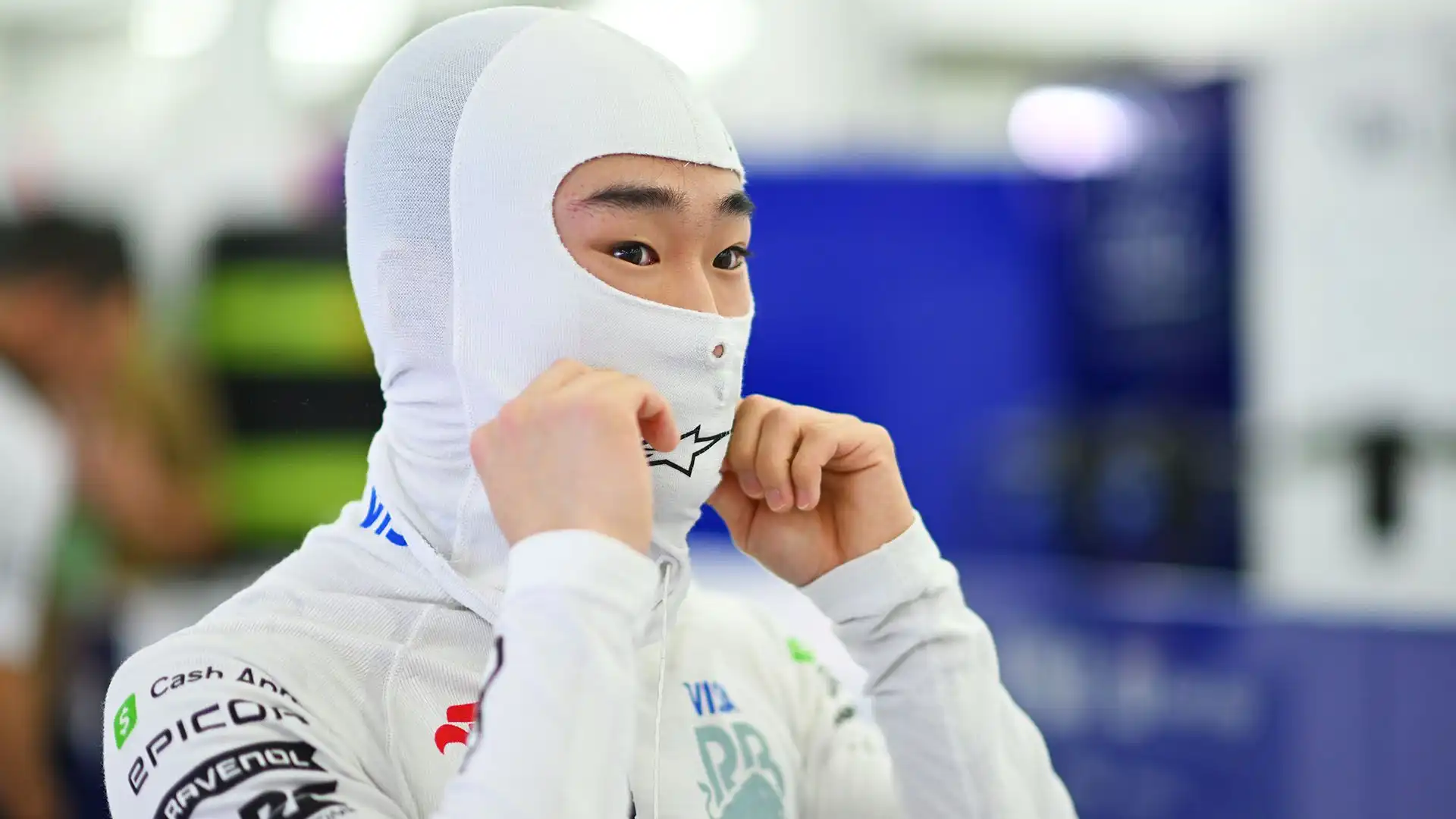 In Bahrain il pilota giapponese ha perso la calma dopo un ordine di scuderia che ha favorito il compagno di squadra Daniel Ricciardo
