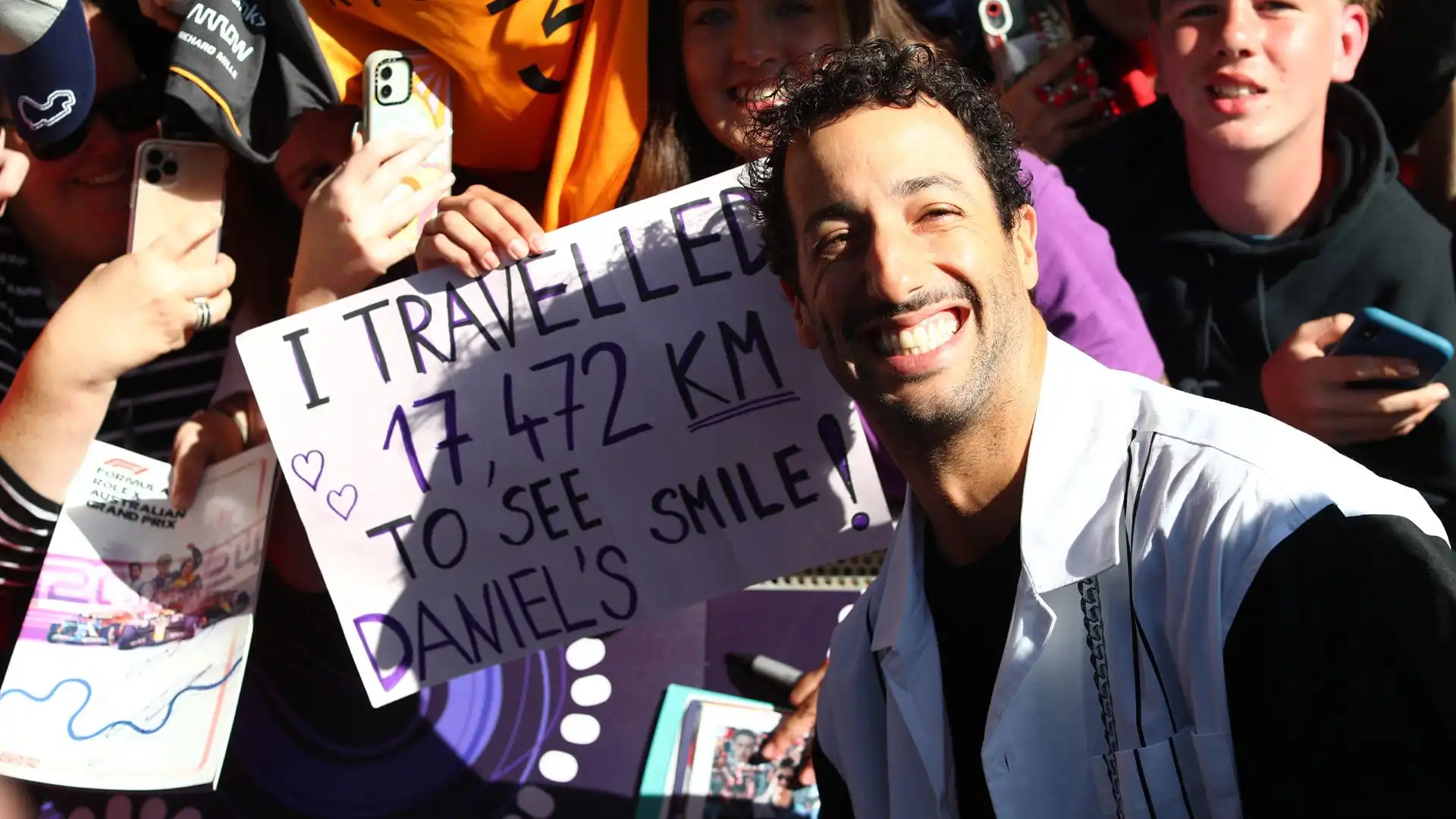 Ricciardo sorride felice