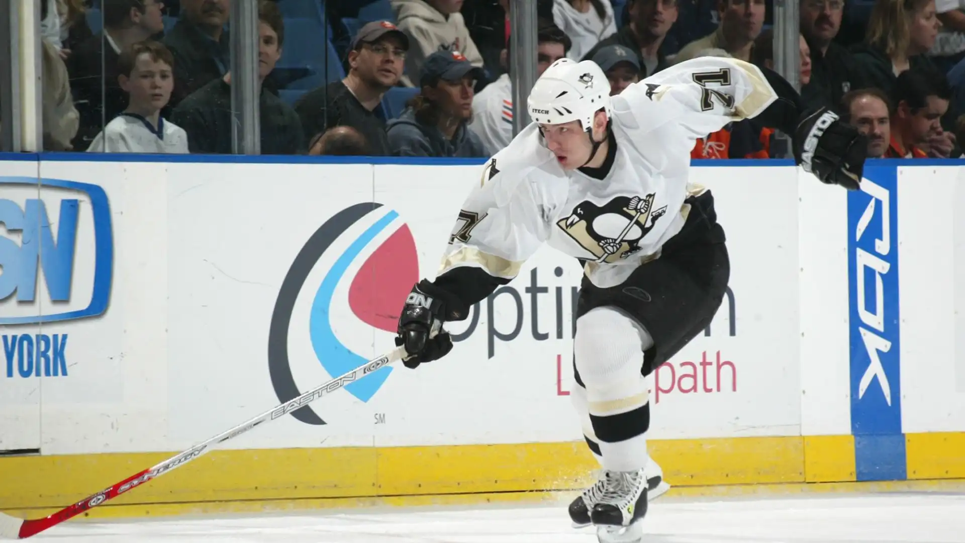 Koltsov in carriera aveva giocato anche in NHL, nei Pittsburgh Penguins